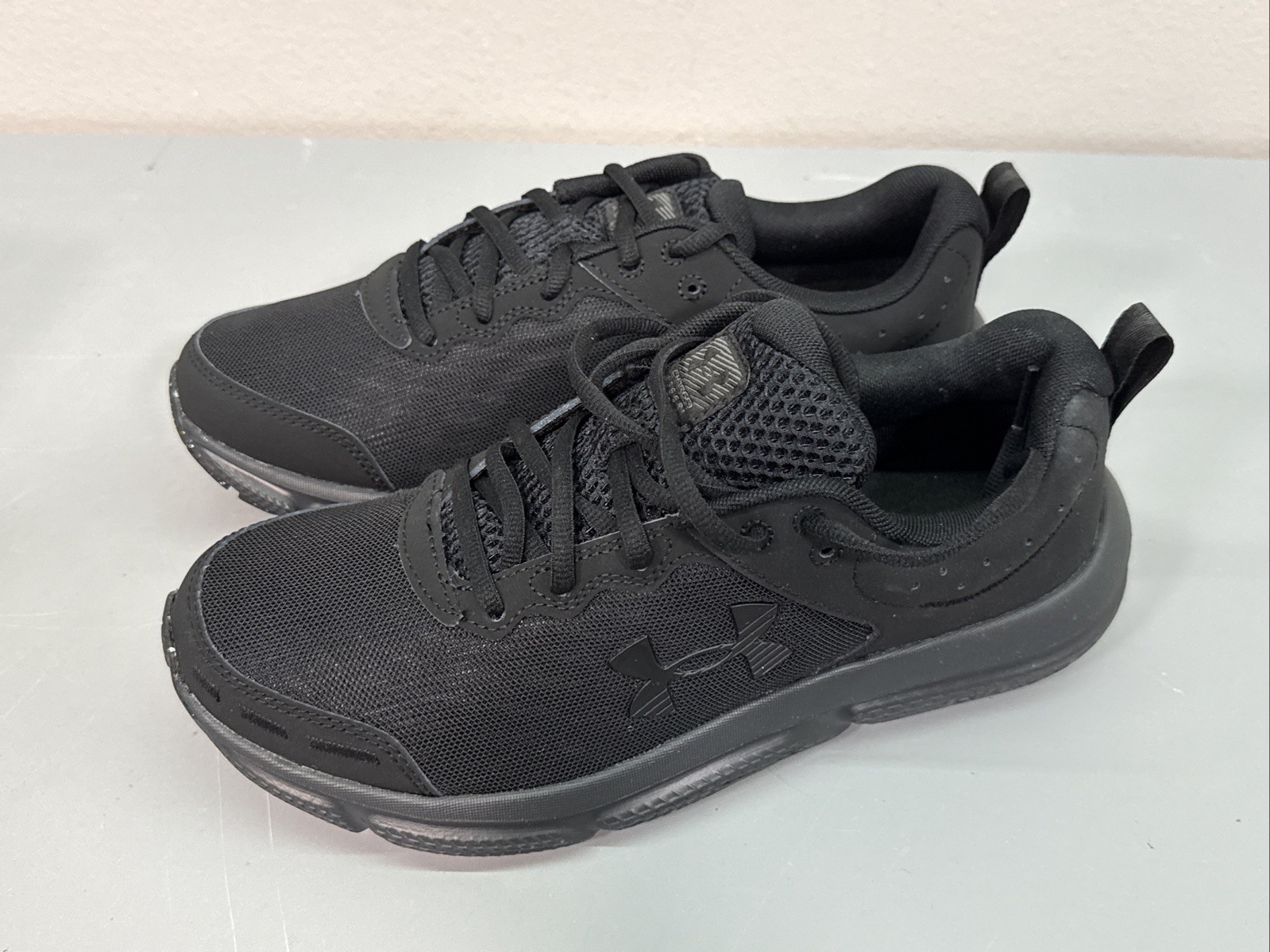 Men’s Under Armour Charged Assert 10 D Size 10.5