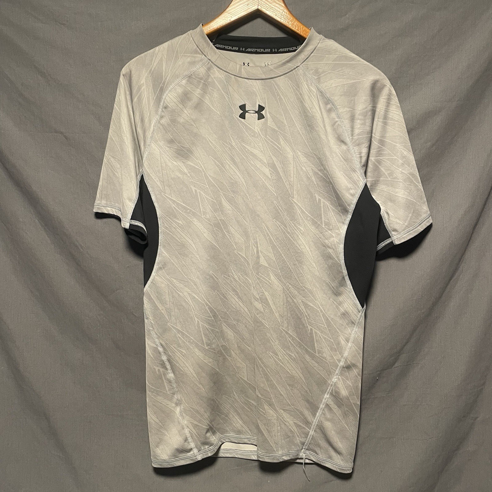 Under Armour Shirt Mens L Grey Geometric  Compression Heatgear Stretch Gym Vent