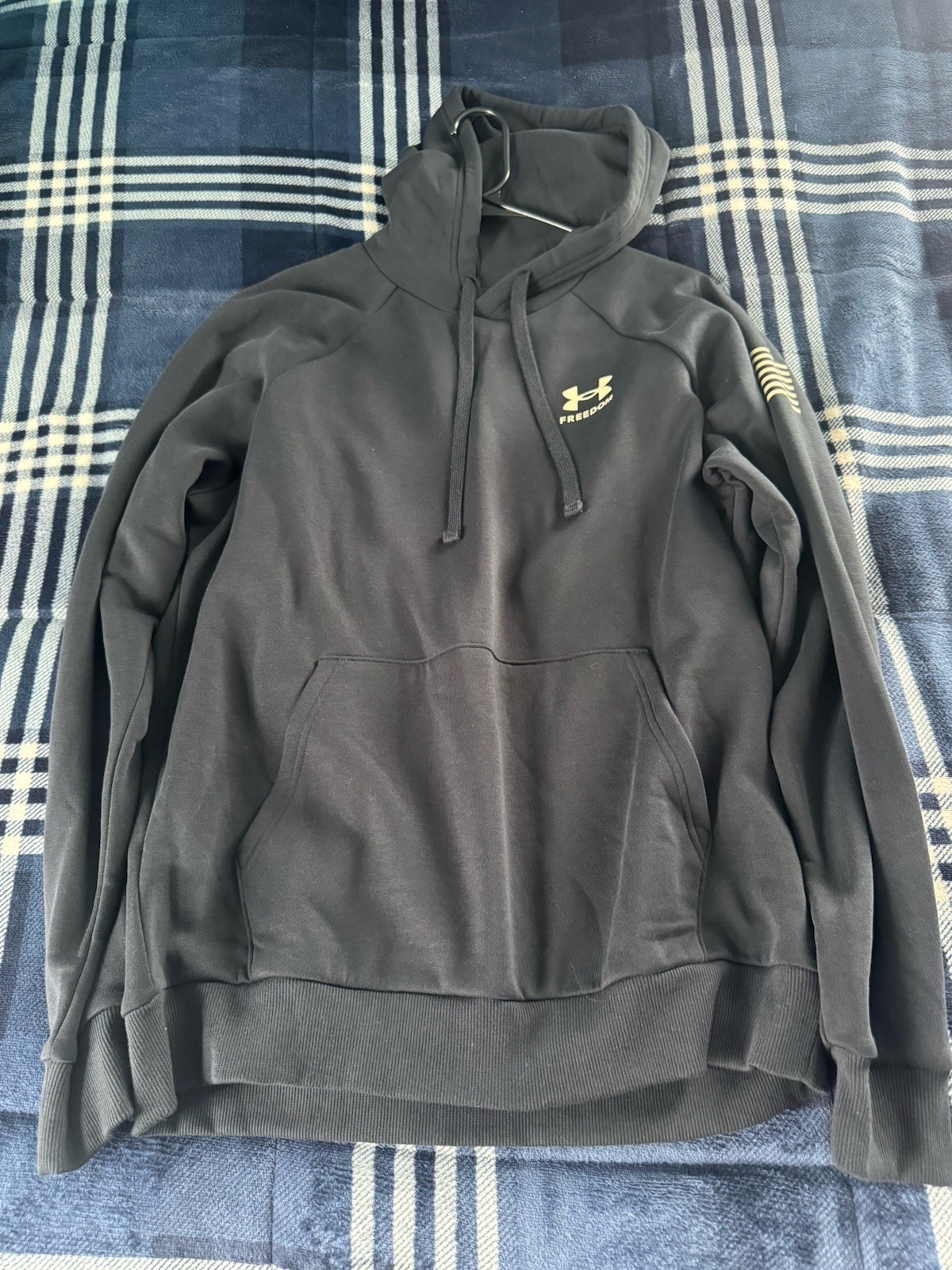 Men’s Medium Never Worn Under armor Hoodie