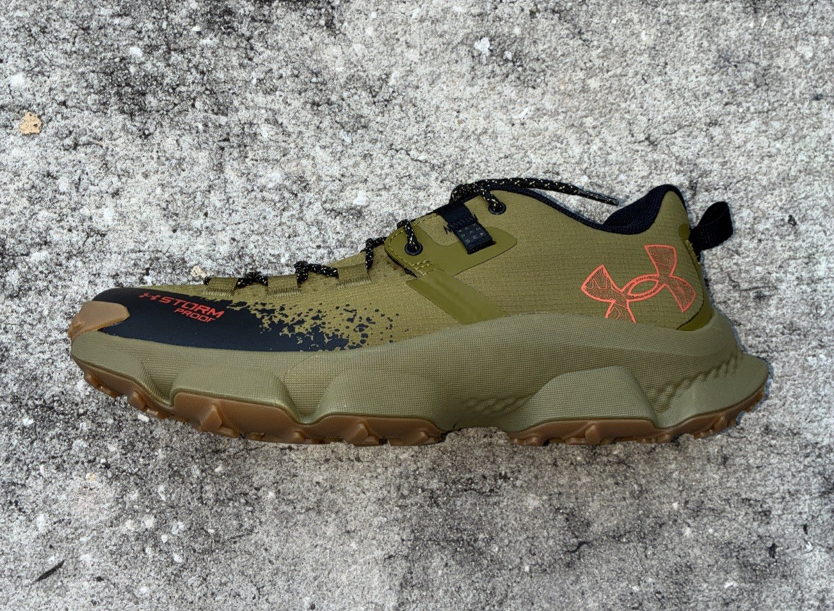 Under Armour Charged Expanse Low WP Green Trail Shoes 6000768-320 Men Sz 11 NEW