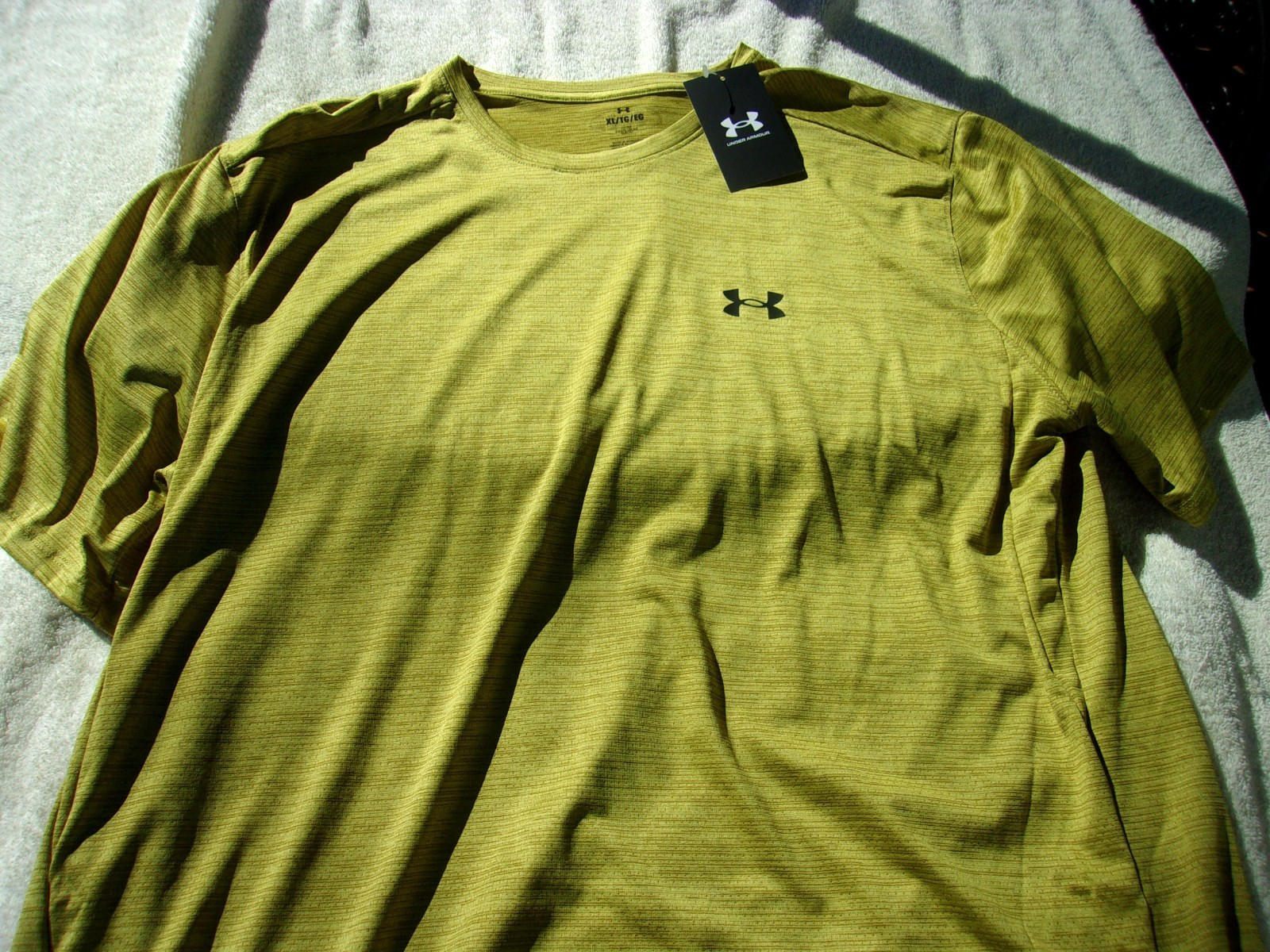 NWT Under Armour UA Tech Vent loose fit T, green, men’s L, XL, XXL, polyester