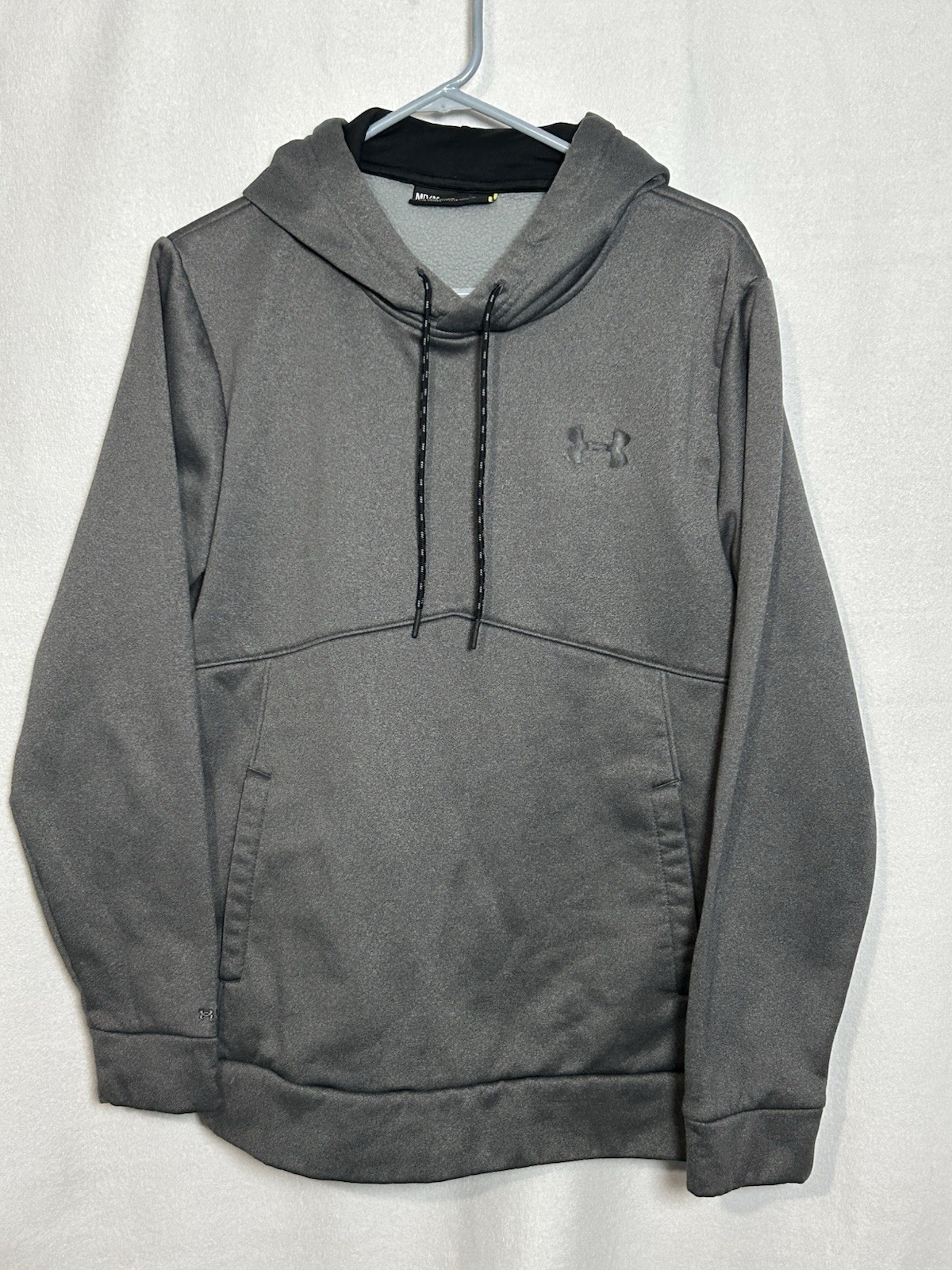 Under Armour Men  Hoodie Medium Solid Pullover Sweatshirt poly/Fleece inner Gry