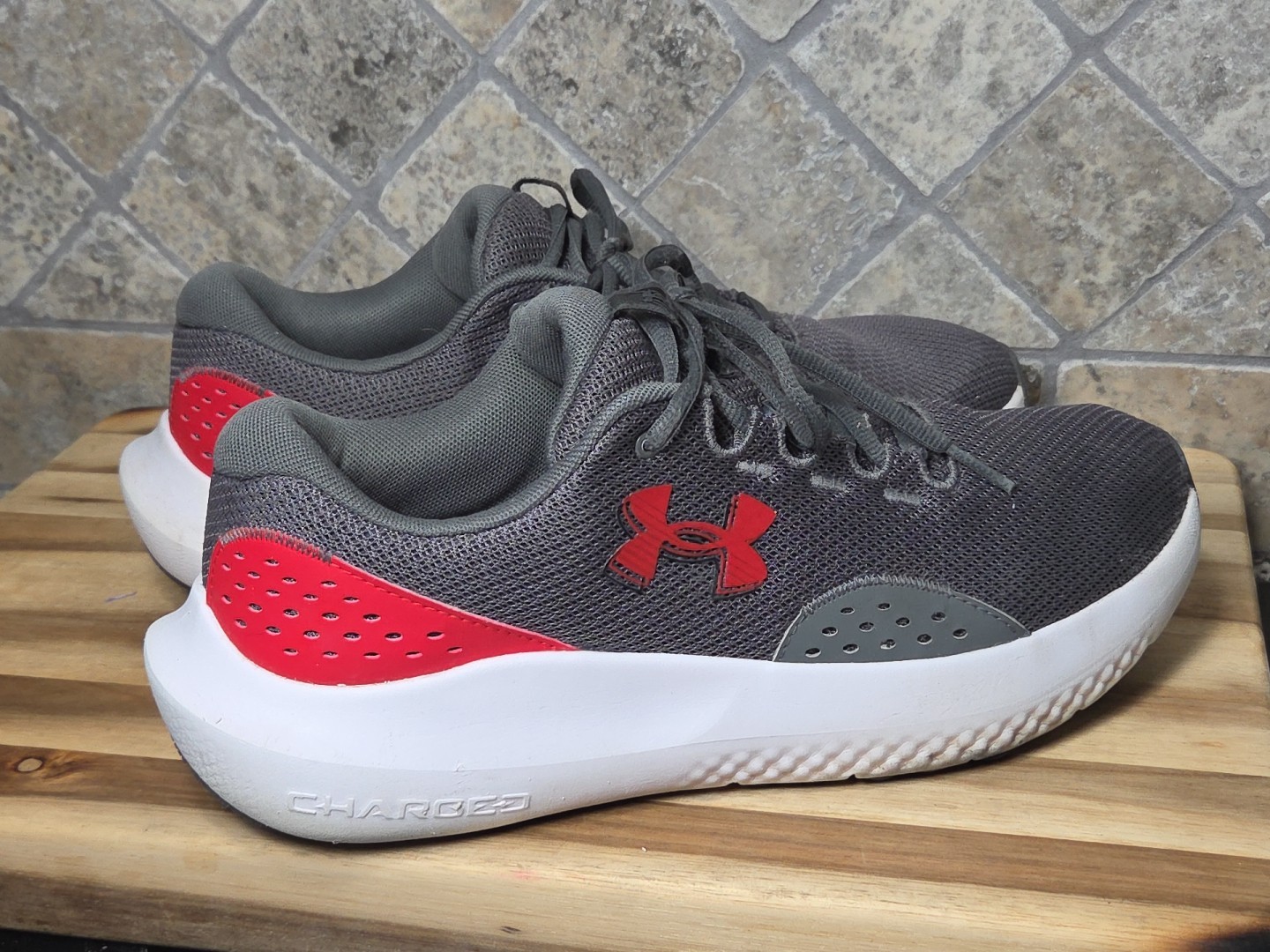 Under Armour Surge 4 Sneakers Mens Gray Mesh Low Top Running Shoes Casual Sz- 10