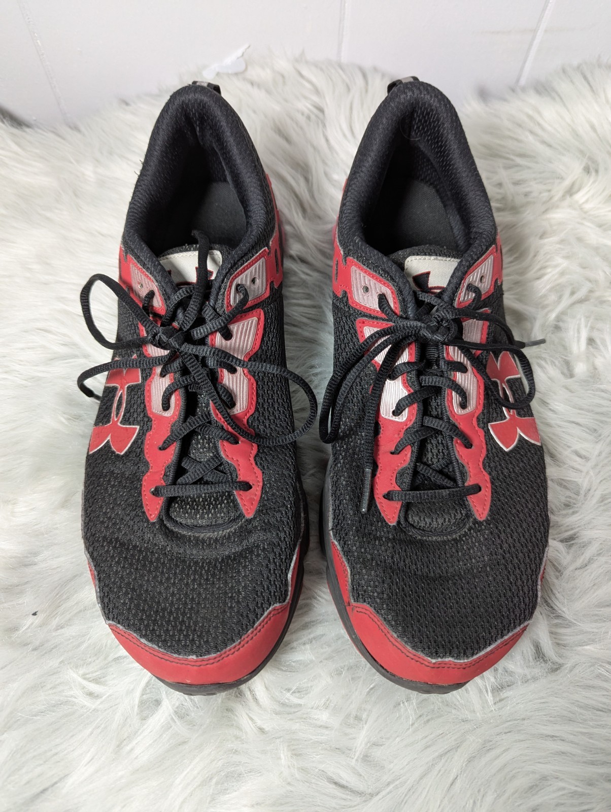Under Armour Running Shoes Black Red Size 12 Lightweight String-up Fabric Top