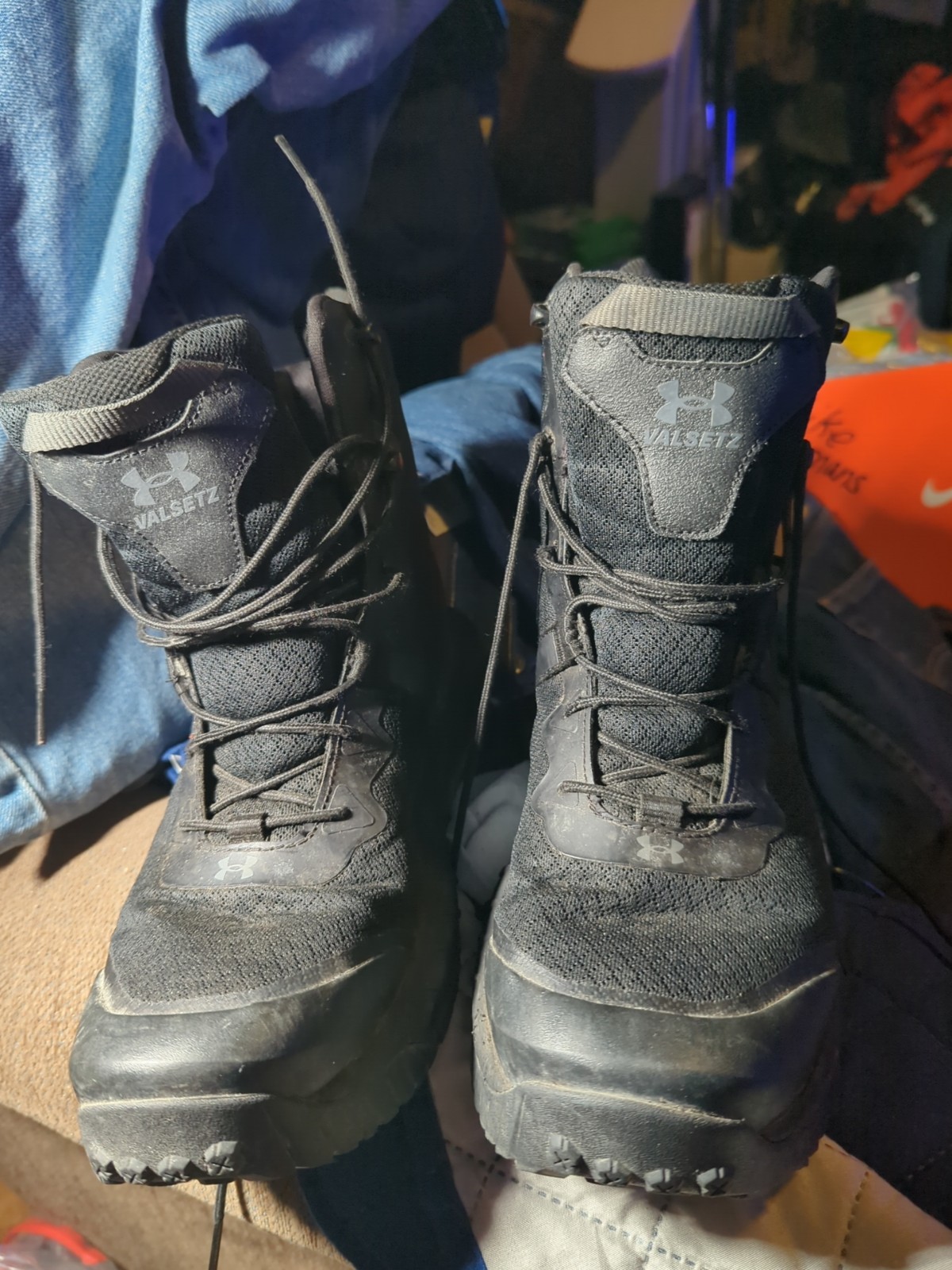 Under Armour Men’s Size 10 Valsetz Mid Boots 3023743-001