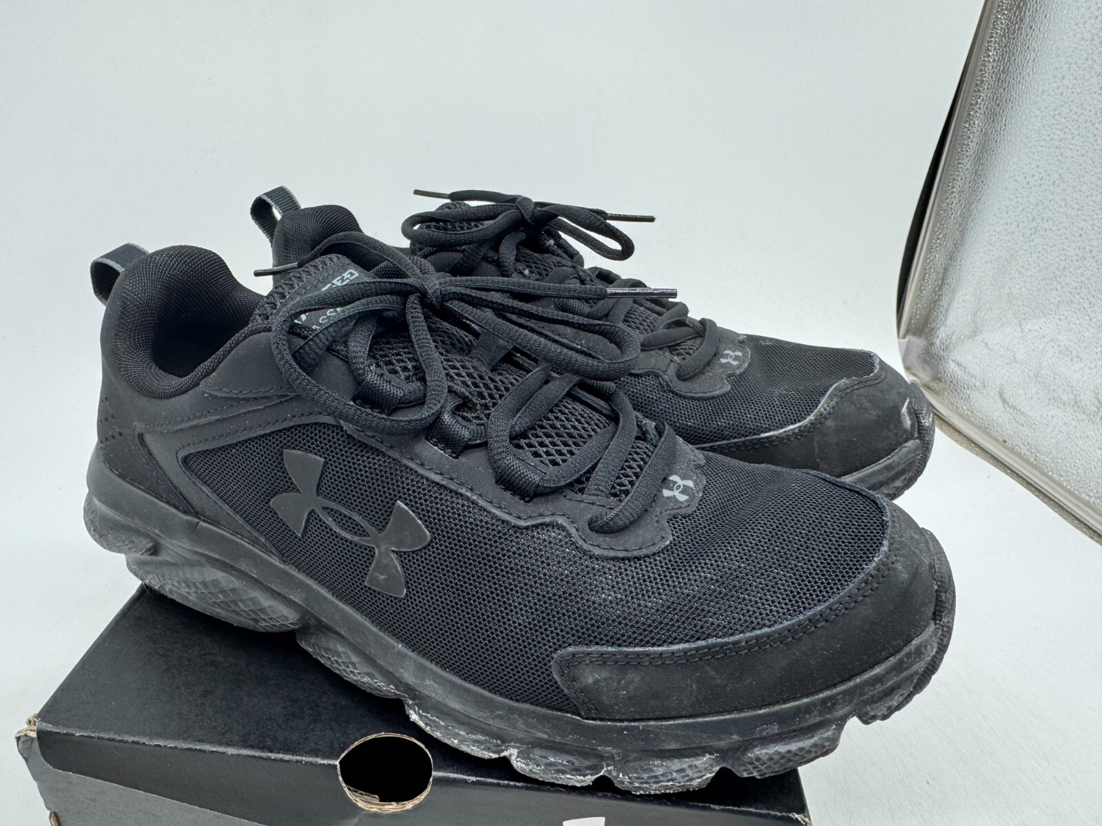 Under Armour Charged Assert 9 Athletic Shoes Mens Black Low Top Sneaker – 8