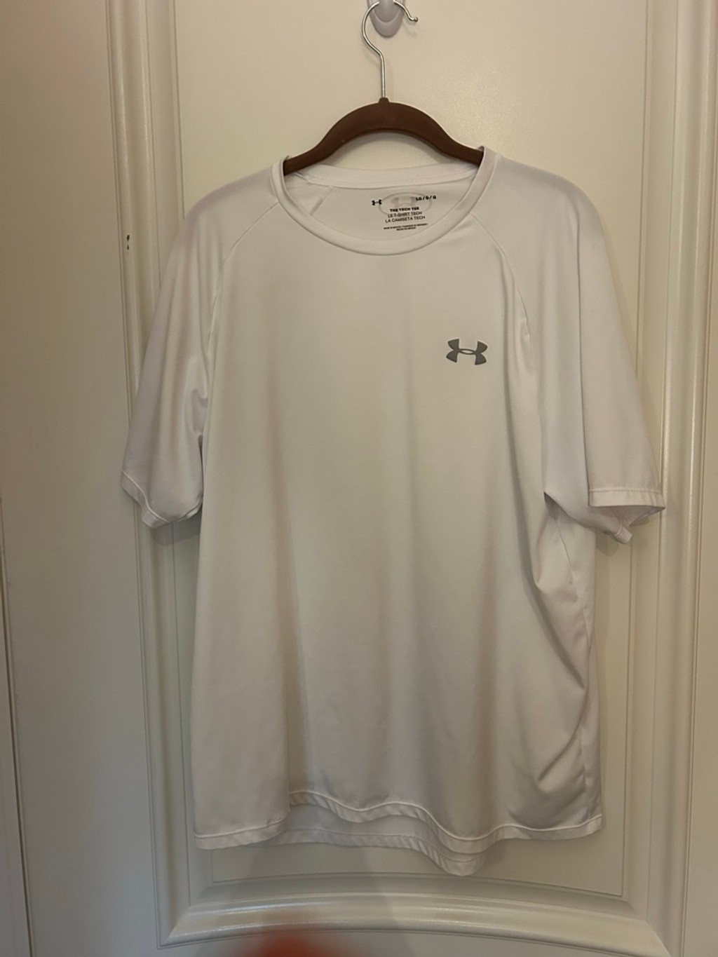 Men’s Under Armour White Tech Short Sleeve Tee L with Gray Logo