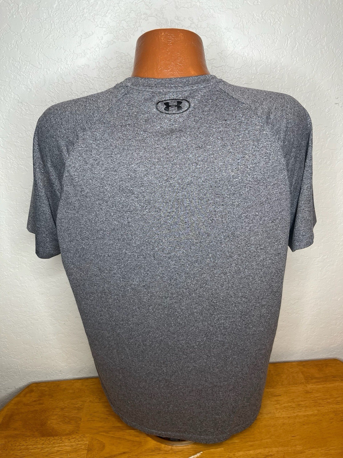 Men’s Under Armour The Tech Tee S/S Athletic T-Shirt Large L – Gray – Polyester