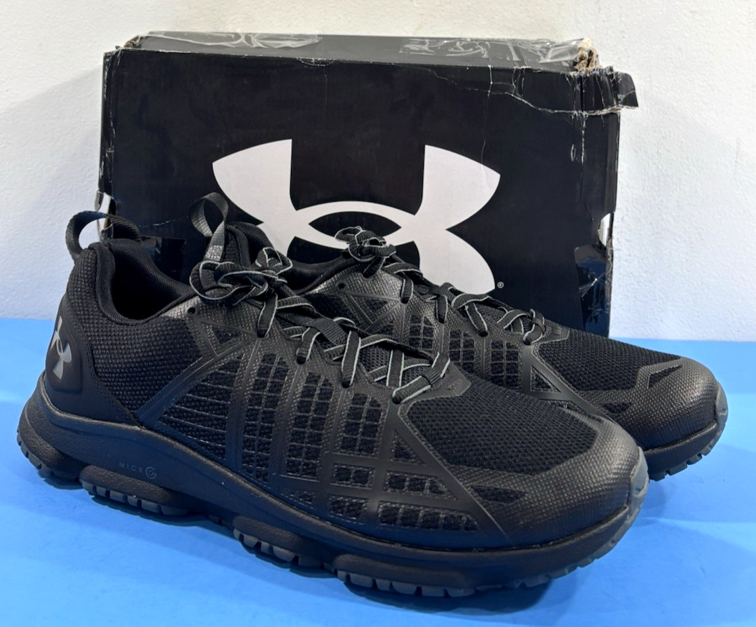NIB MENS 12.5 D UNDER ARMOUR MICRO G STRIKEFAST SHOES 3024953 BLACK