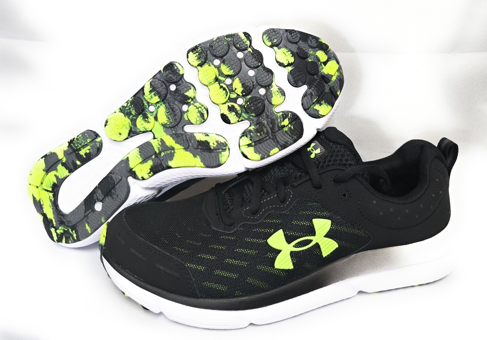 Mens Under Armour UA Charged Assert 10 Black Green 3026175 007 Sneakers Shoes