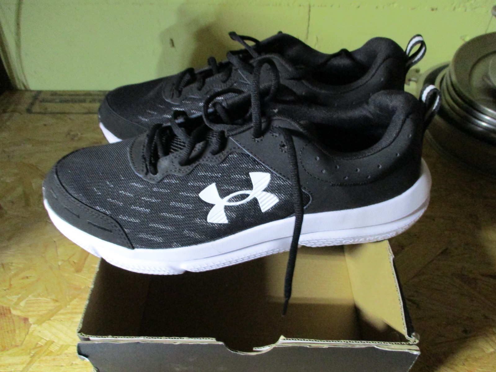 Under Armour Size 11 Men’s Training UA Charged Assert 10 Running Athletic Shoes