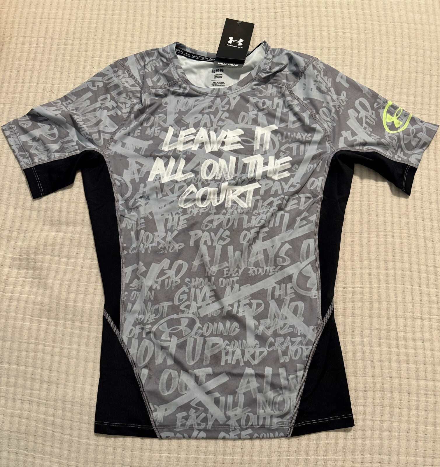 Under Armour Men’s Large Dri Fit Short Sleeve Heat Gear Compression Shirt. NWT