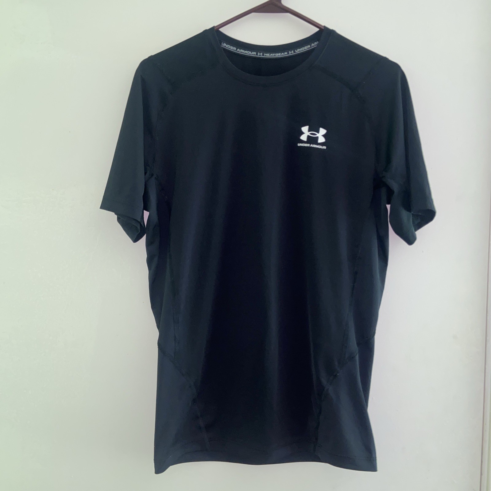 (Q32) Under Armour Mens Heat Gear T-Shirt Large Black