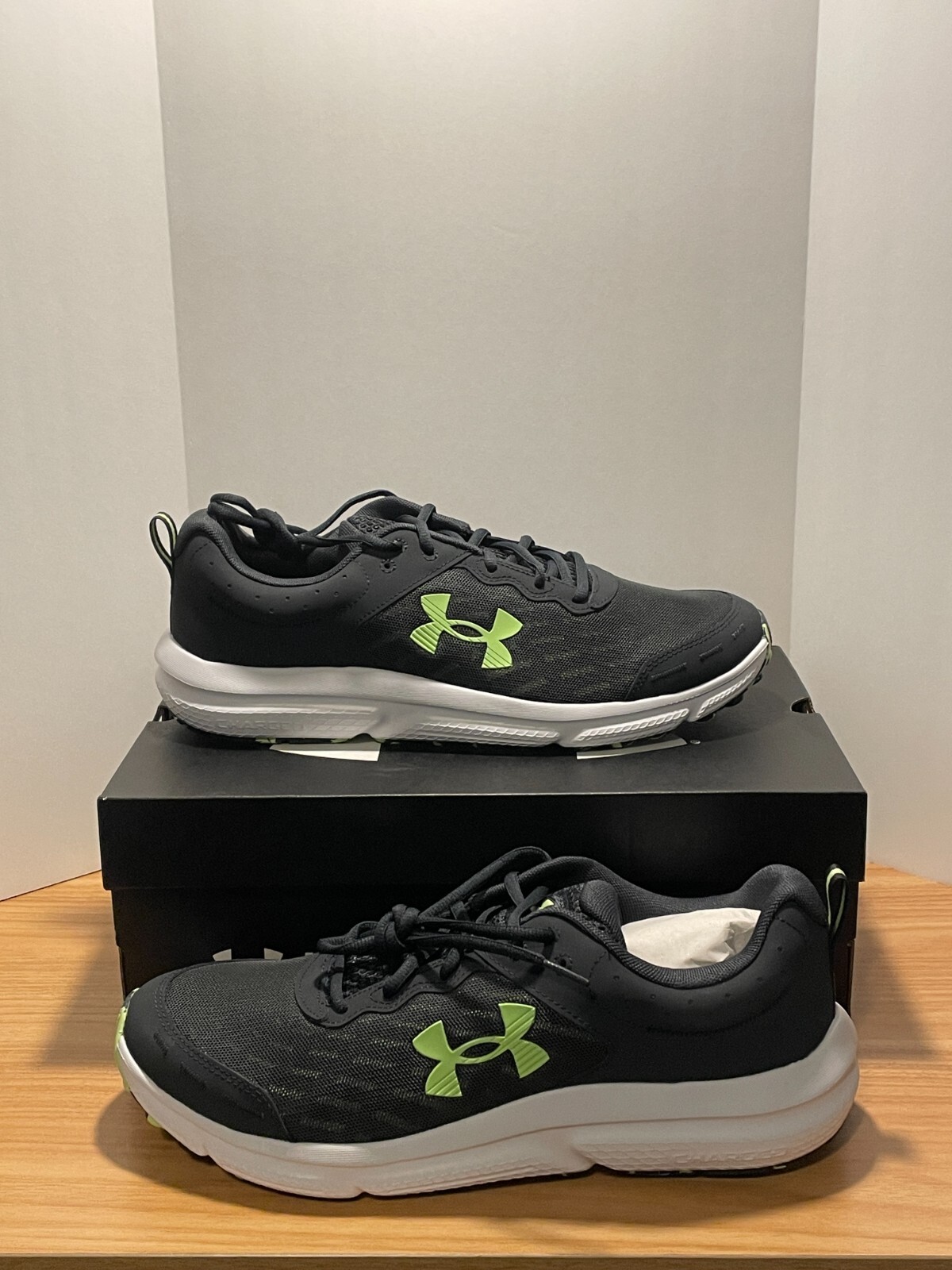 Under Armour Charged Assert 10 Mens Gray Lace Up Low Top Running Shoes Size 12