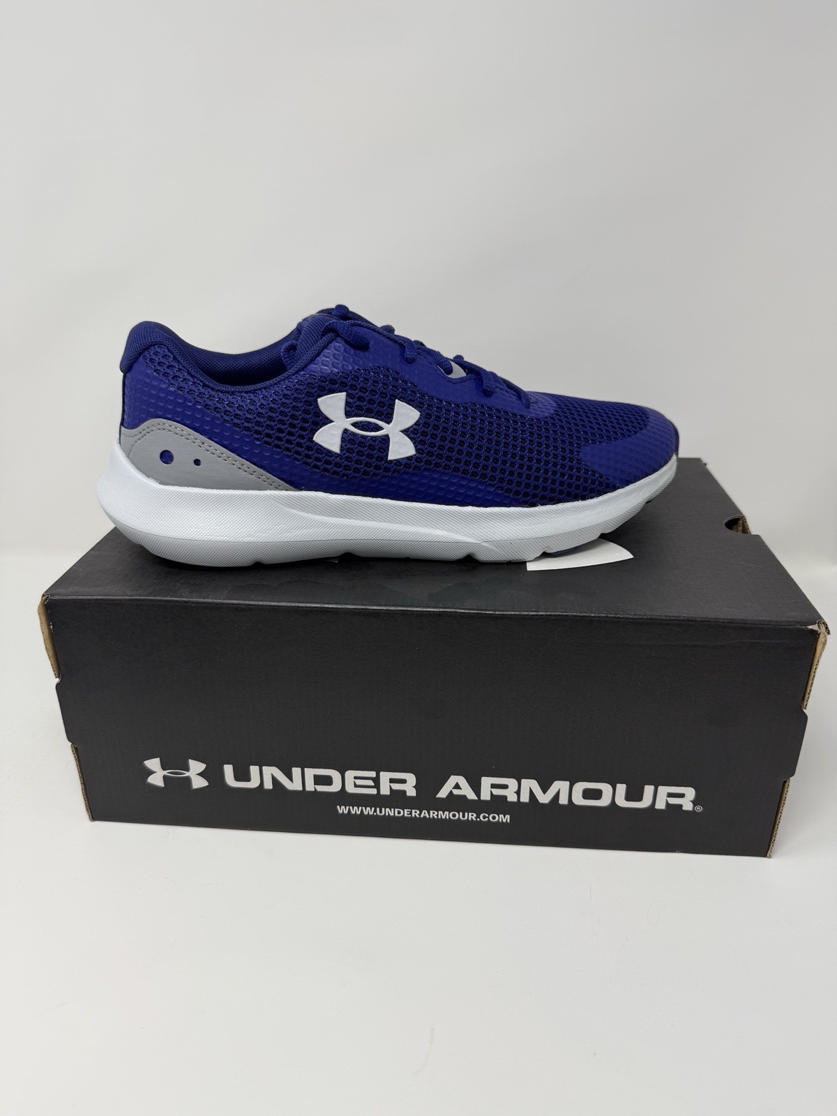 Shoes Running Men’s Under Armour Surge 3 Size 10