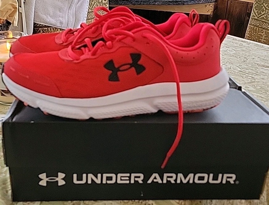 Men’s Under Armour Shoes Size 10 Red UA Charged Assert 10 Running New With Box