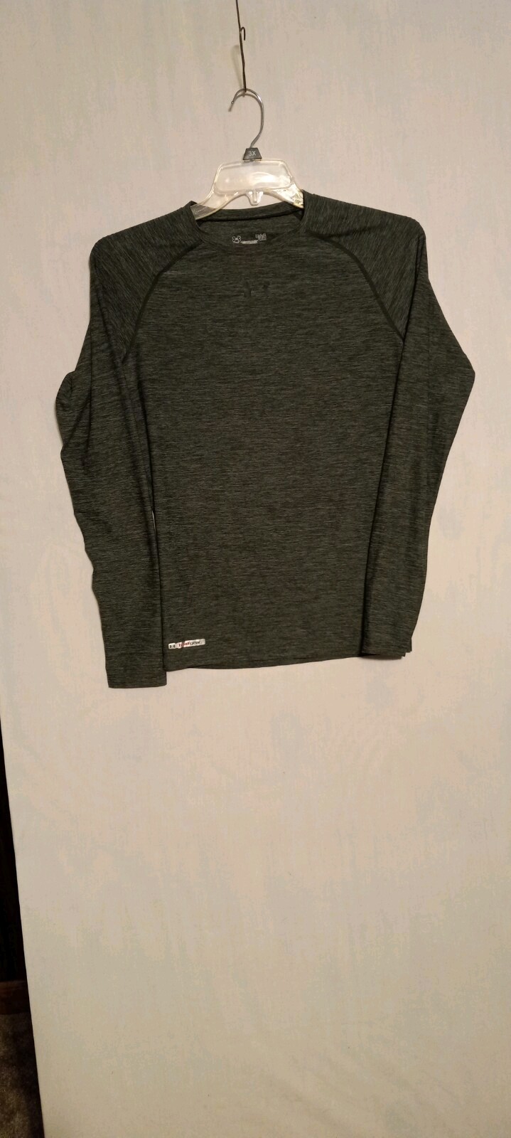 Under Armour…Men’s HeatGear T-Shirt… Compression Fit…Long- Sleeved…Large