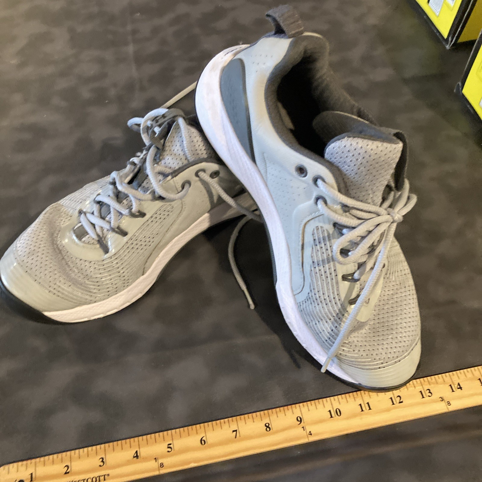 Under Armour Mens Charged 4209775986 Gray Training Running Shoes Sneakers 10 EUC