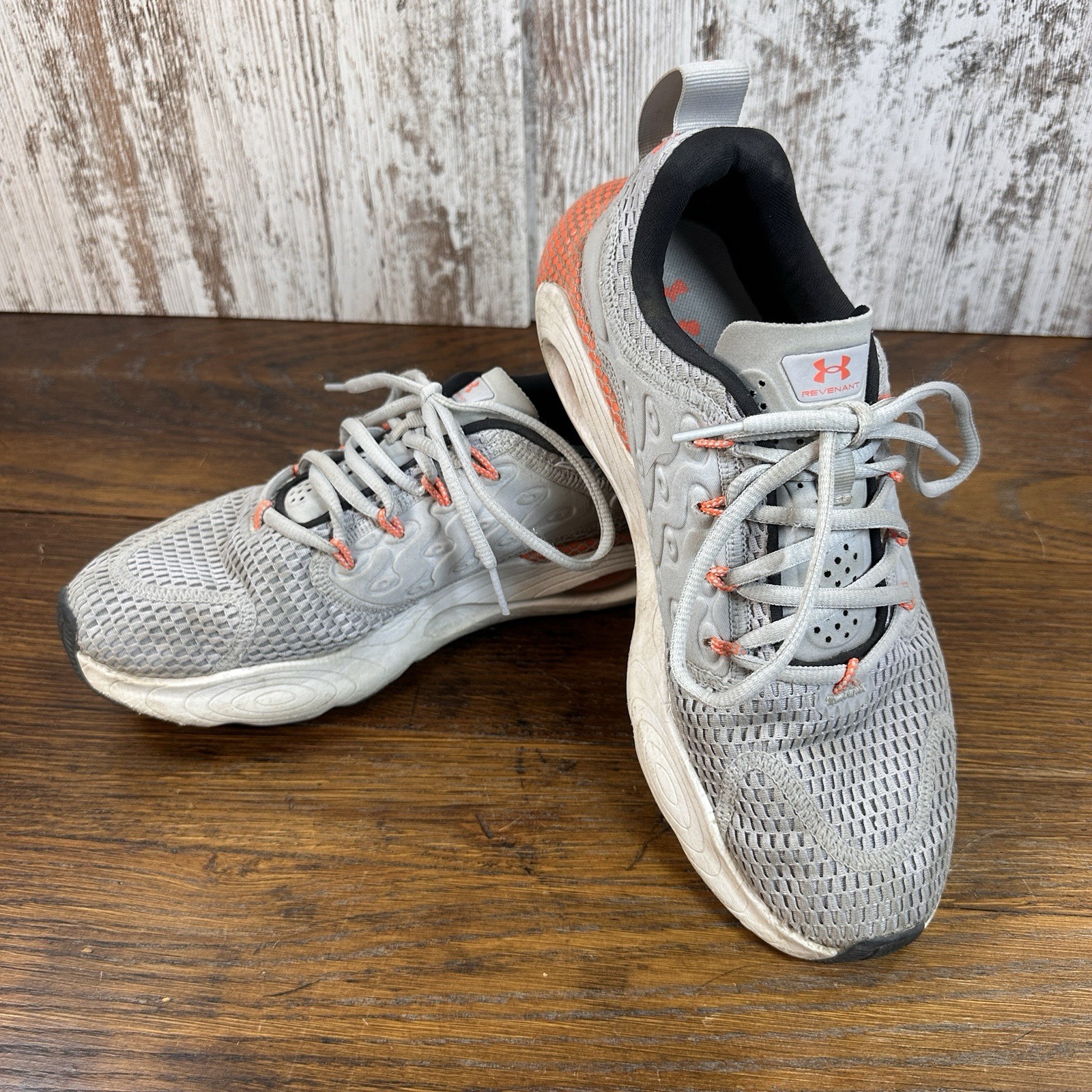 Under Armour UA HOVR Revenant Sportstyle Shoes Gray 3024371-103 Men’s Size 8 New