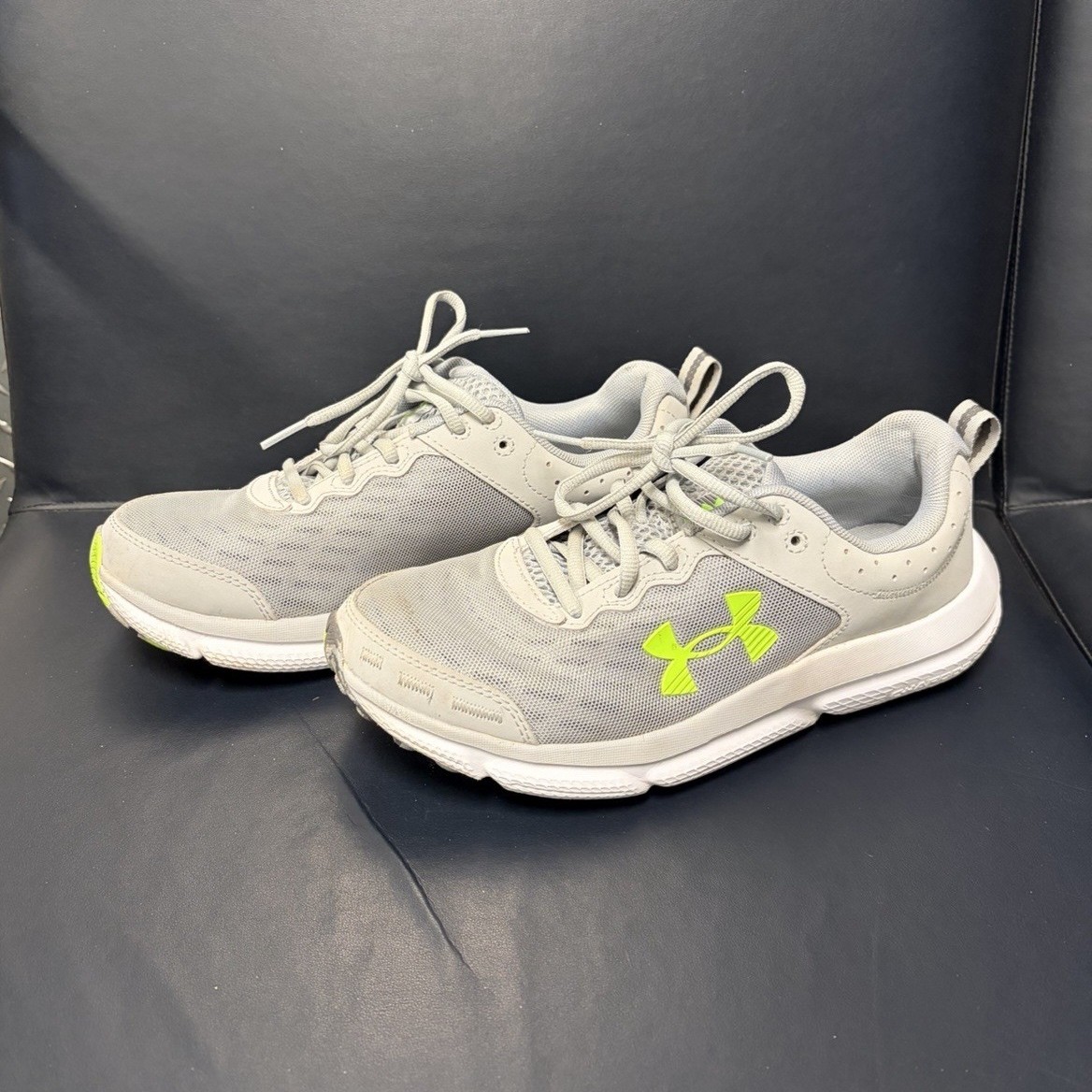 Under Armour Charged Assert 10 White Black Orange Men’s Running Shoes Mesh