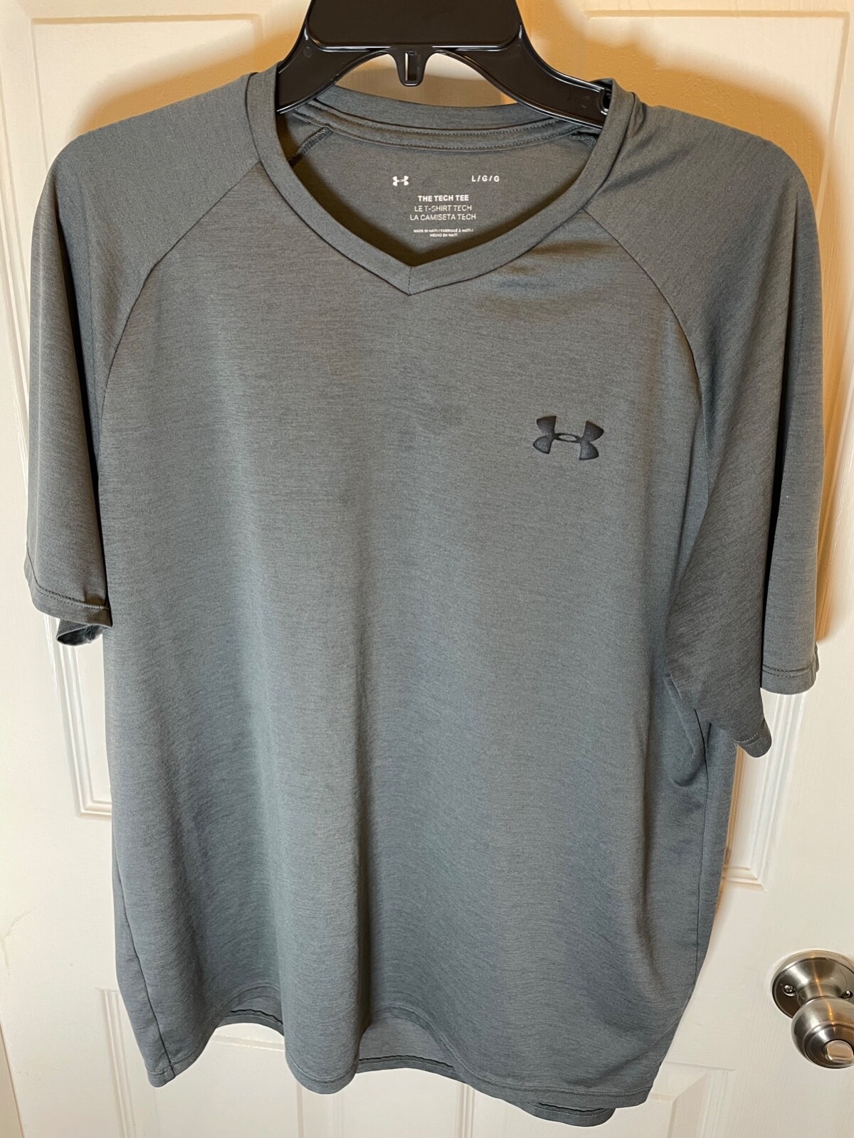 Under Armour Short Sleeve The Tech Tee Logo T-Shirt Men’s Size Large Grey Tee