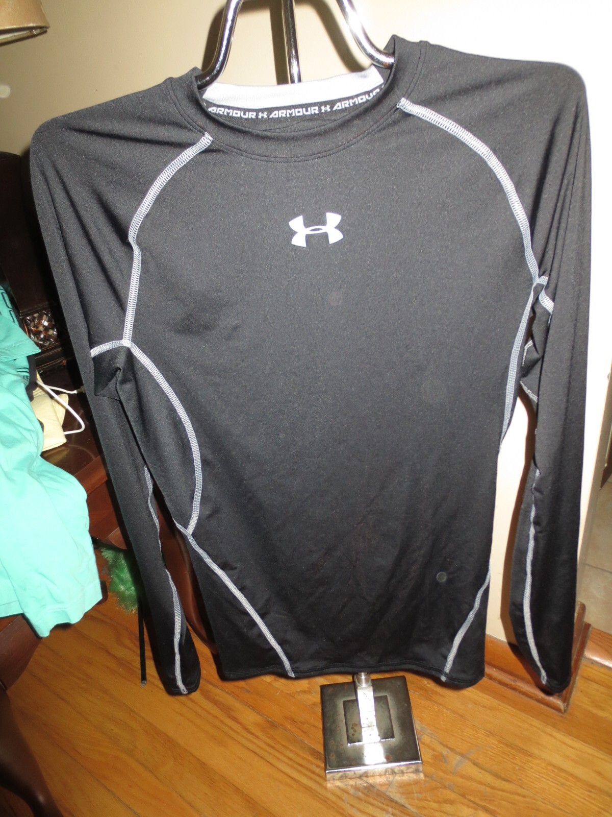 Men’s Under Armour Compression Heat Gear Black Long Sleeve Shirt Size M EUC