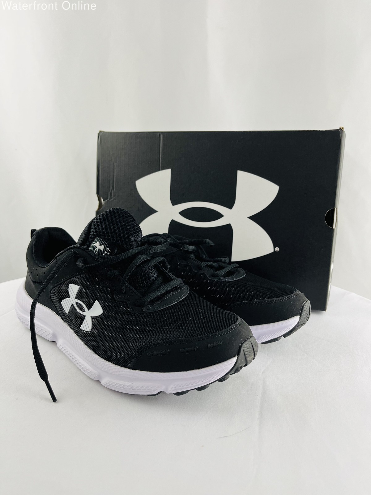 Under Armour Charged Assert 10 Black Mens Sneakers Size 11 with Box