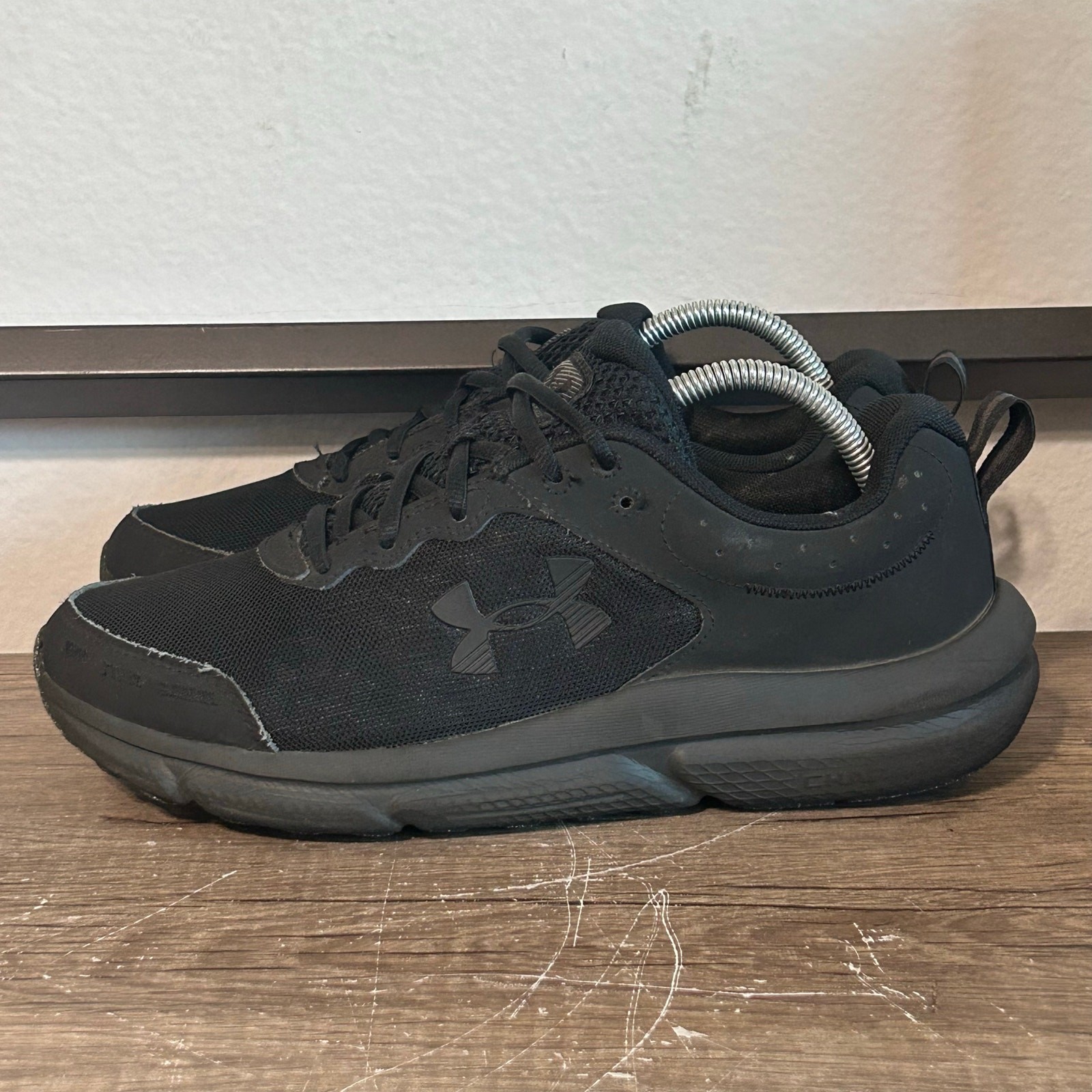 Under Armour Charged Assert 10 Men’s Athletic Running Shoes Size 9 Black