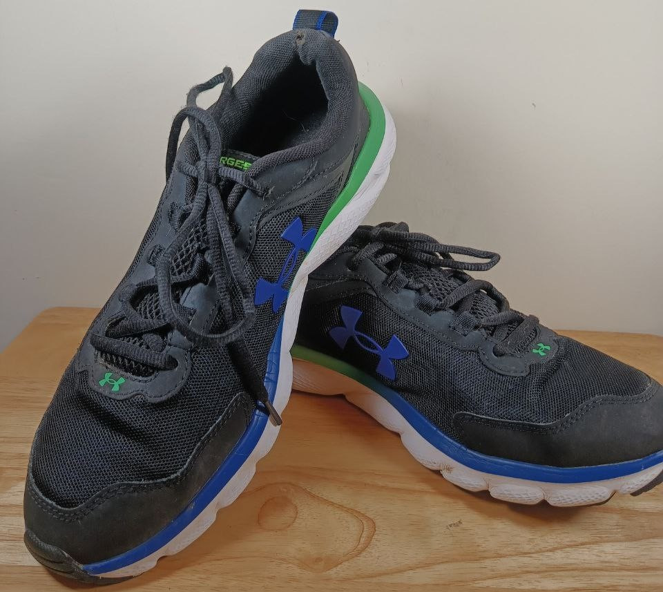 Under Armour Charged Assert 9 Athletic Running Sneakers Men’s sz 10  S1052