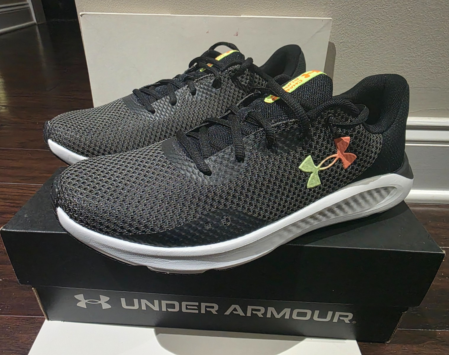 NIB Under Armour 3024878 100 Men Charged Pursuit 3 BLACK/GREY/GREEN Shoes Sz 11