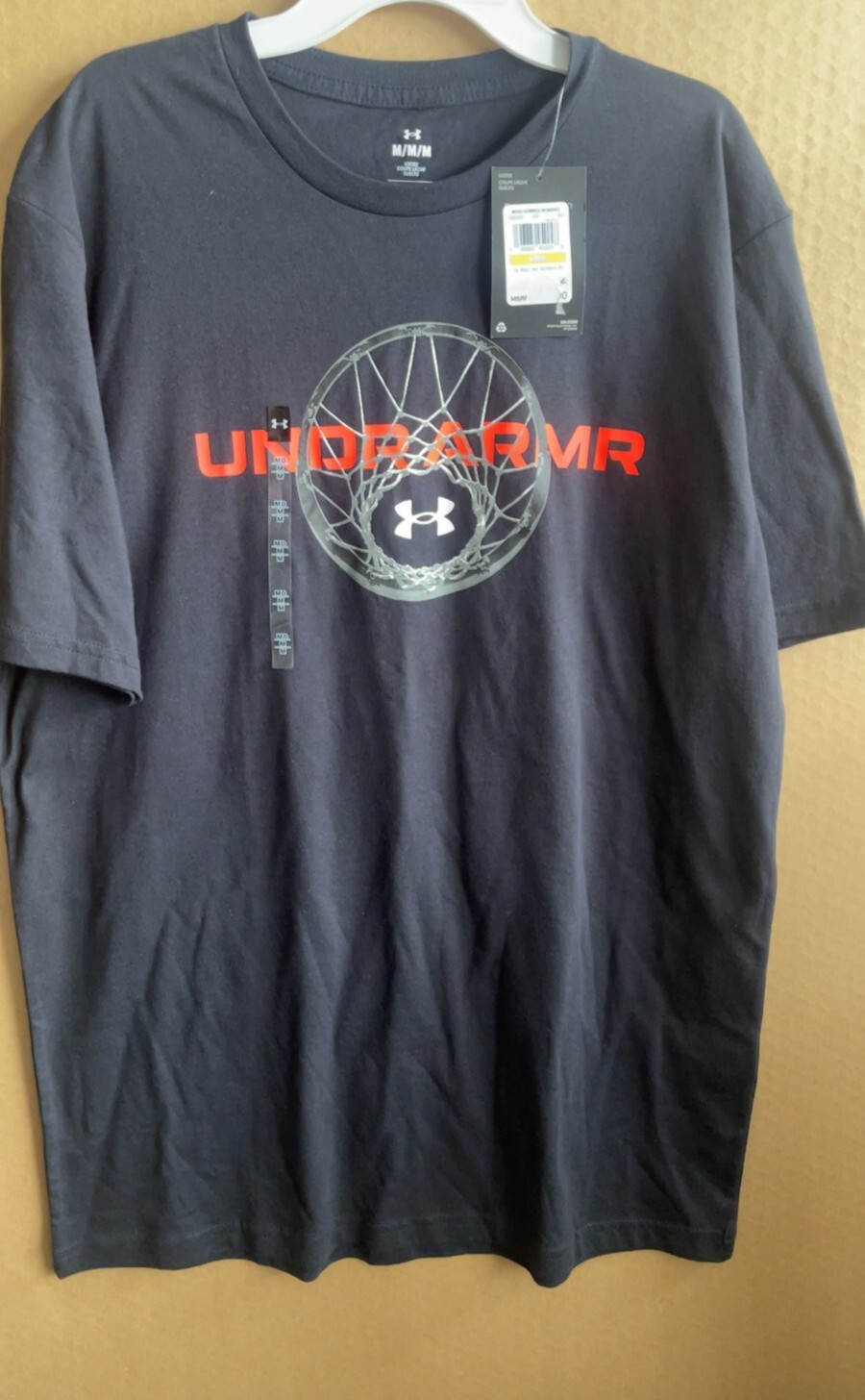 MEN’S UNDER ARMOR BLACK TSHIRT MEDIUM NWT