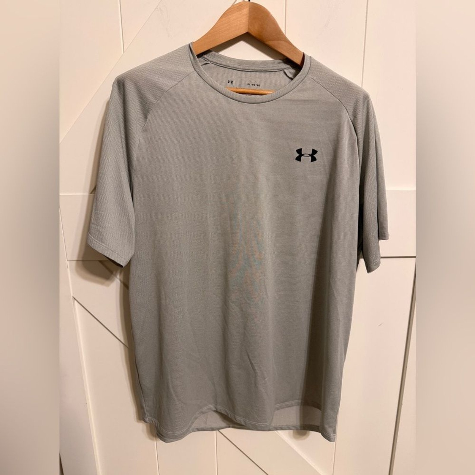Under Armour Men’s Short Sleeve Tee in Light Gray The Tech XL