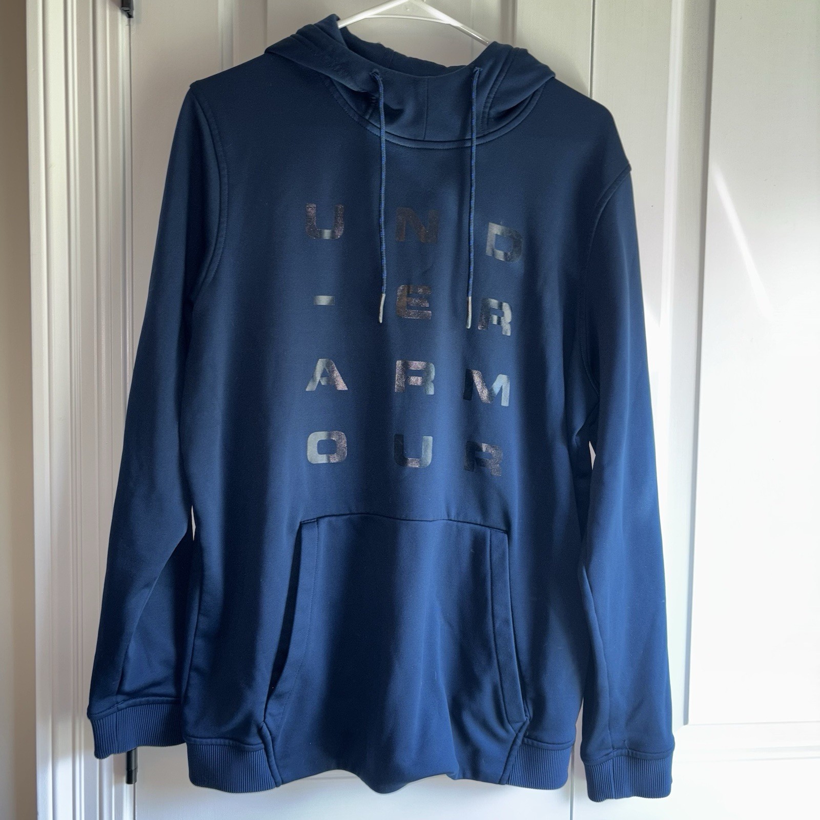 Under Armour ColdGear Navy Blue Pullover Hoodie With Pockets – Size LG