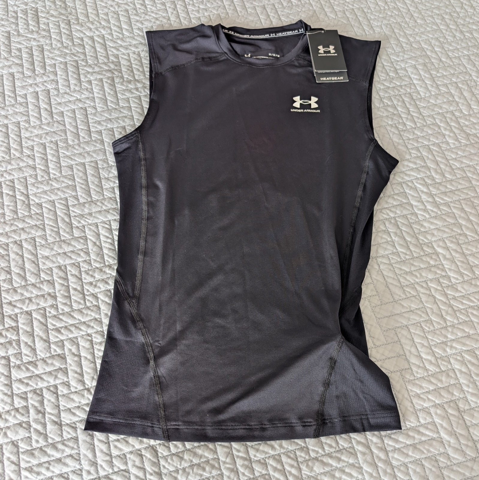 NWT Under Armour HeatGear Compression Sleeveless Compression Shirt Size M