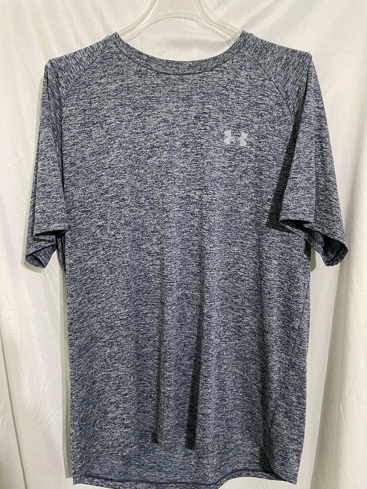 Mens Under Armour size XL The Tech Tee
