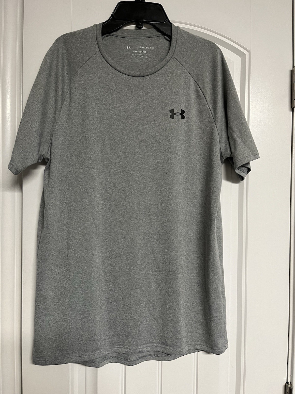 UNDER ARMOUR TECH TEE Shirt Men 40 Chest Loose Lightweight  POLYESTER Logo EUC M