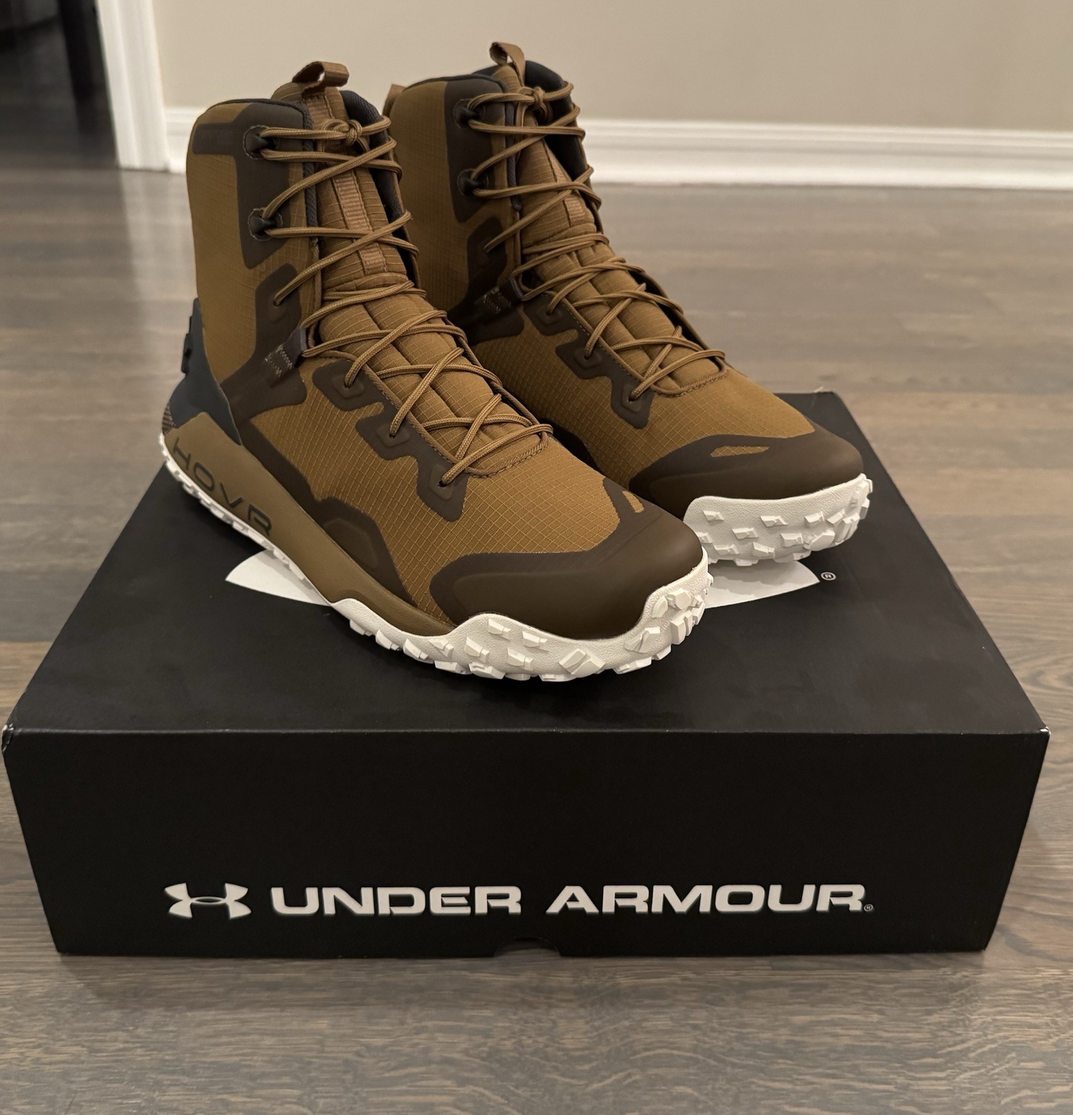 Under Armour Men’s UA HOVR Dawn Waterproof Boots Size 13