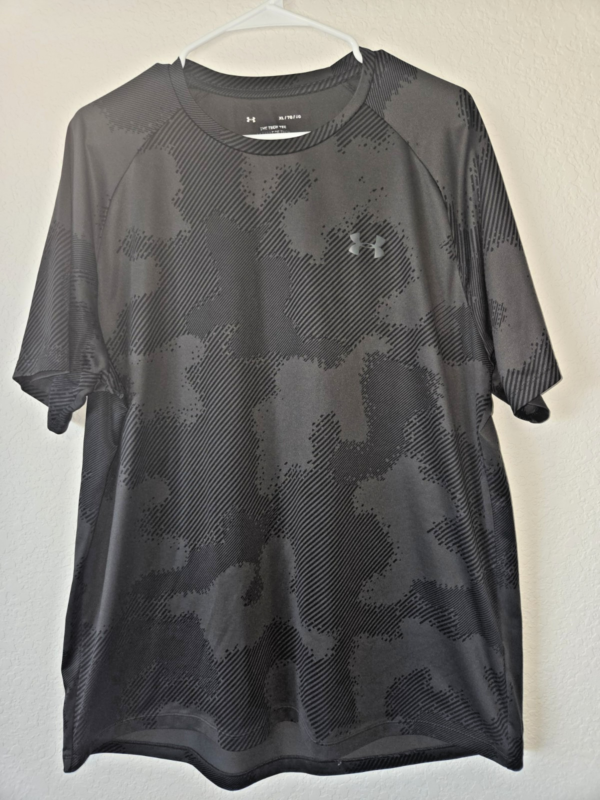 Under Armour The Tech Tee Black & Gray Men’s Athletic Tee Size L