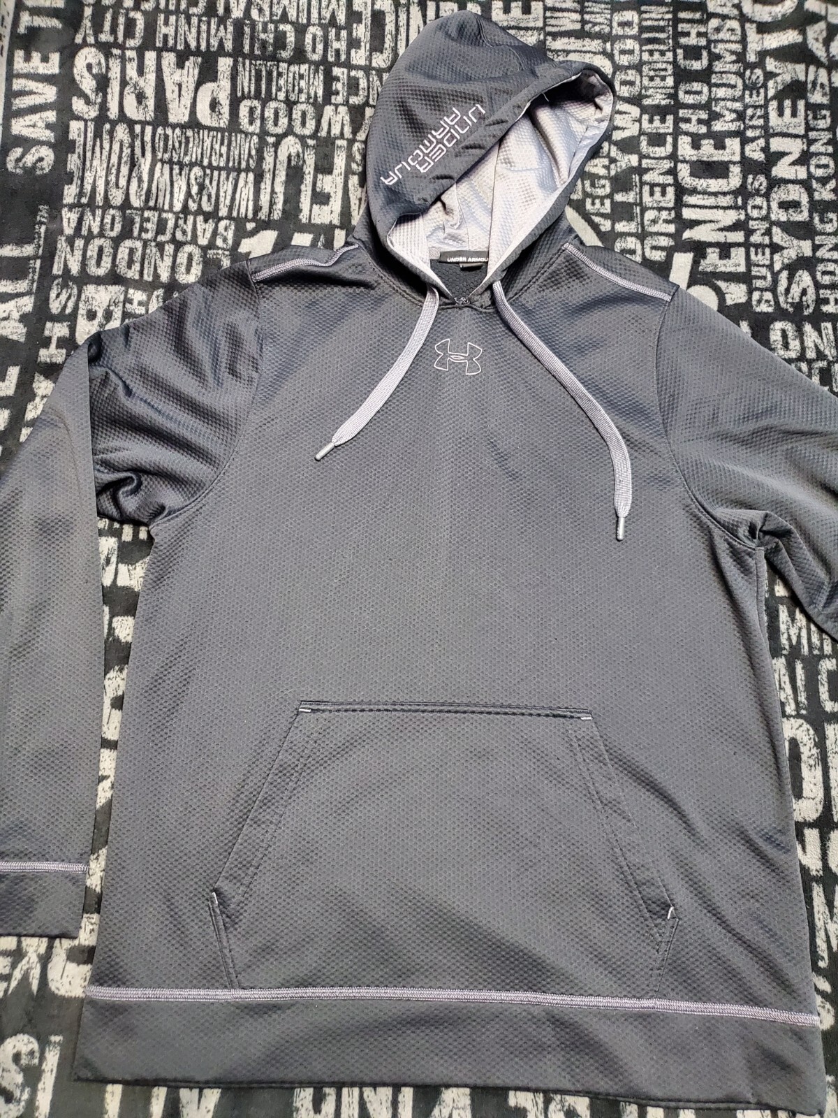 Under Armour Large Hoodie