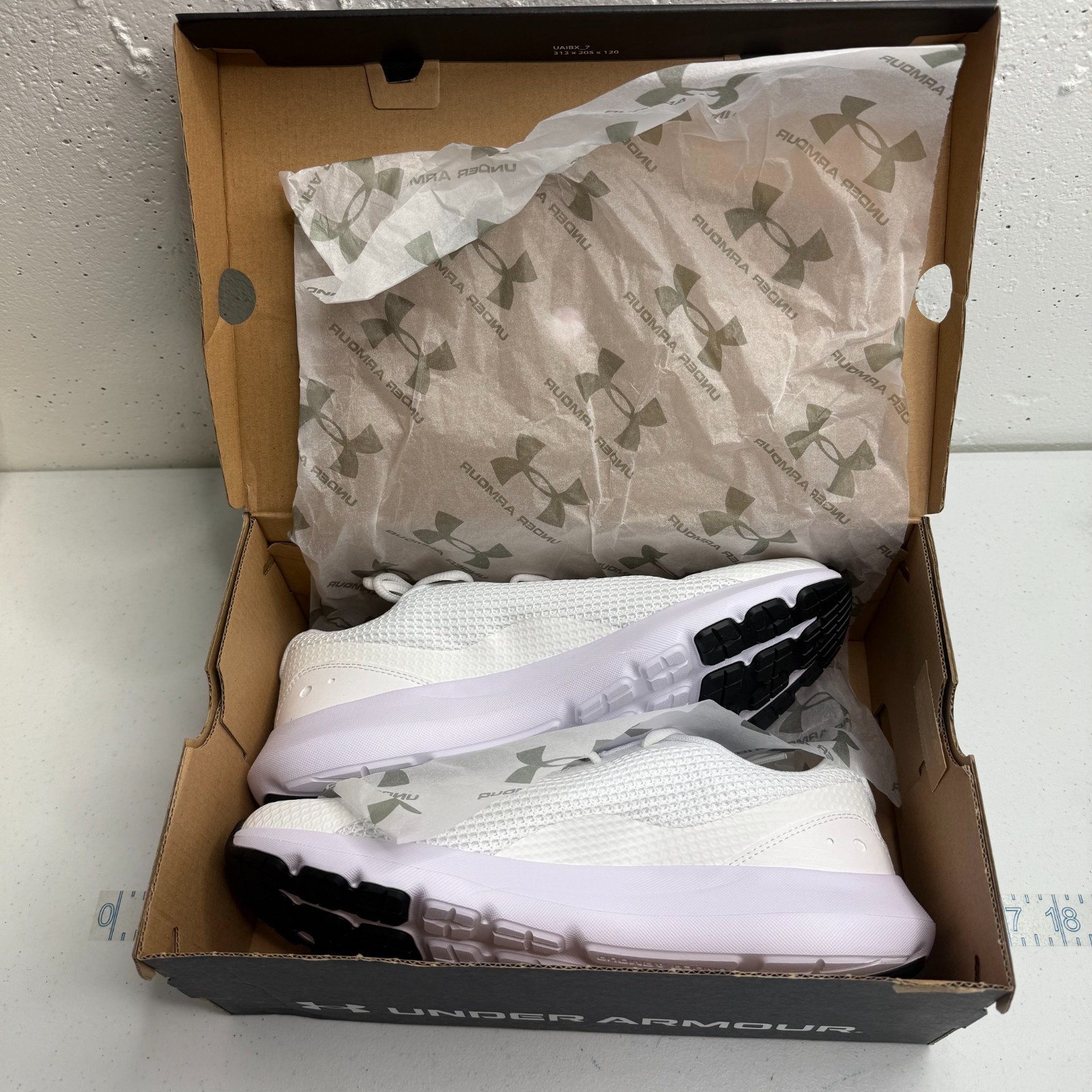 Under Armour Men’s UA Surge 3 White Running Shoes Size 10 UK 9  Brand NEW in Box