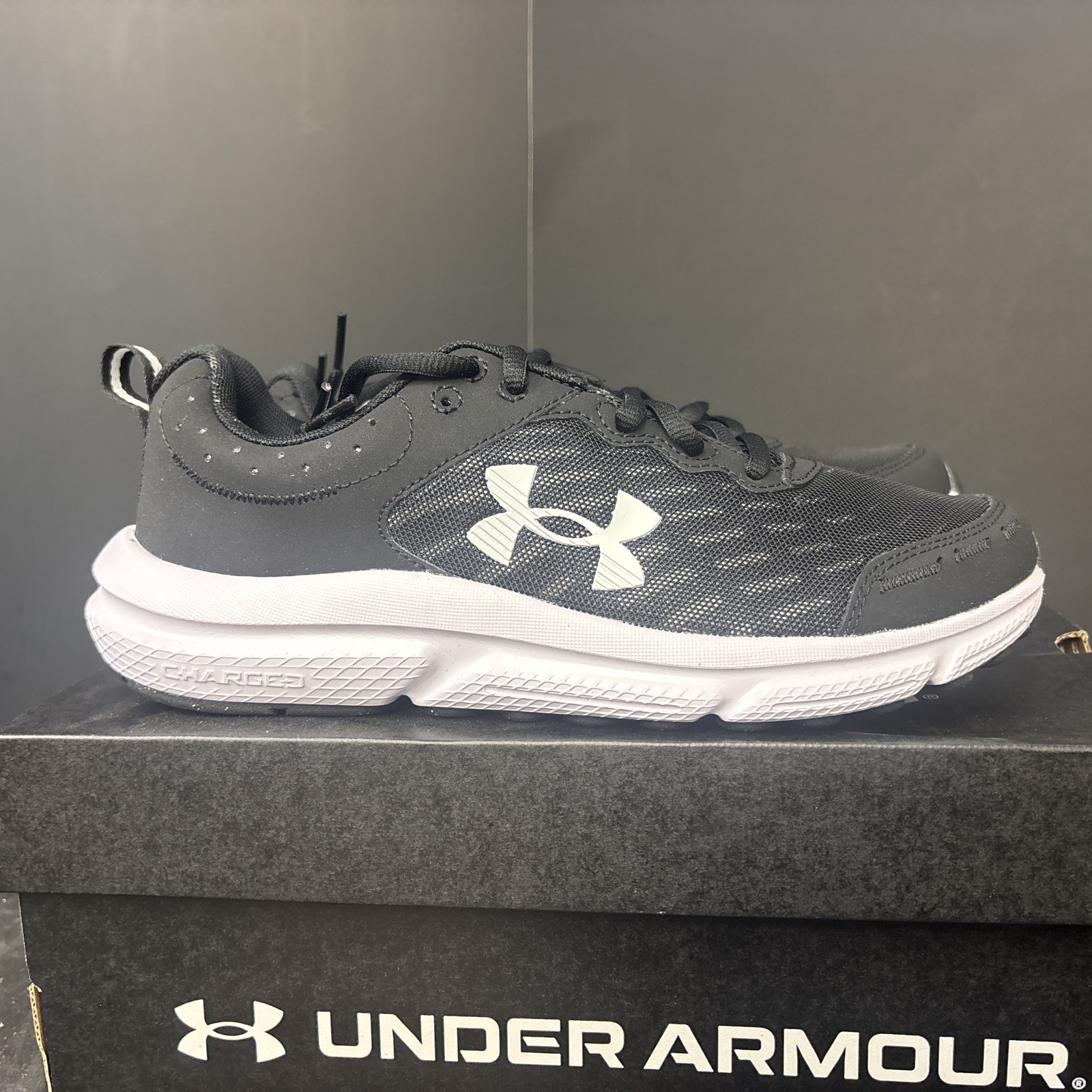 Under Armour Charged Assert 10 Men’s Running Shoes Black Size 7.5 NWB