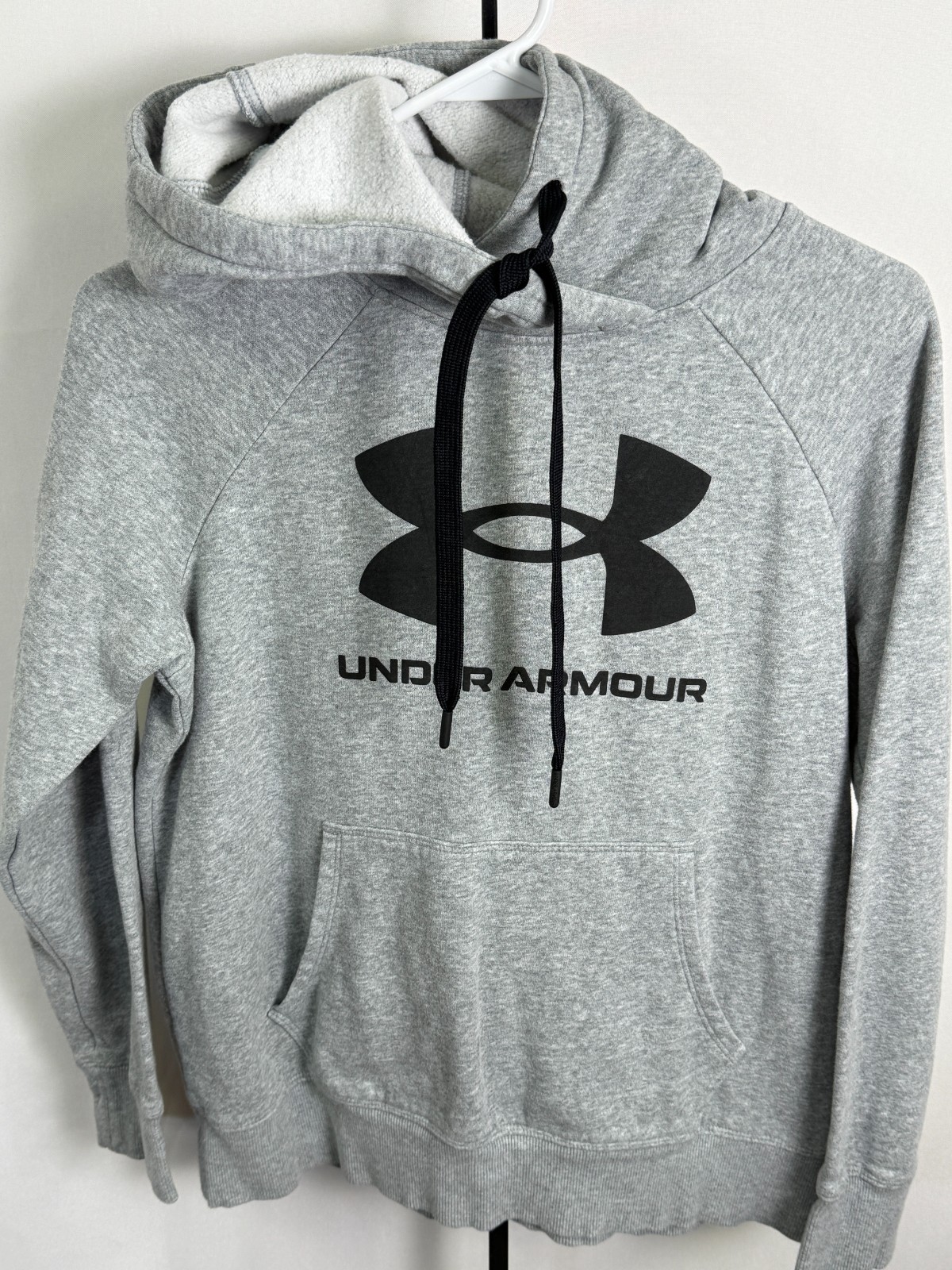 Under Armour Fleece Hoodie Gray Logo Pullover Sweatshirt Kangaroo Pocket S