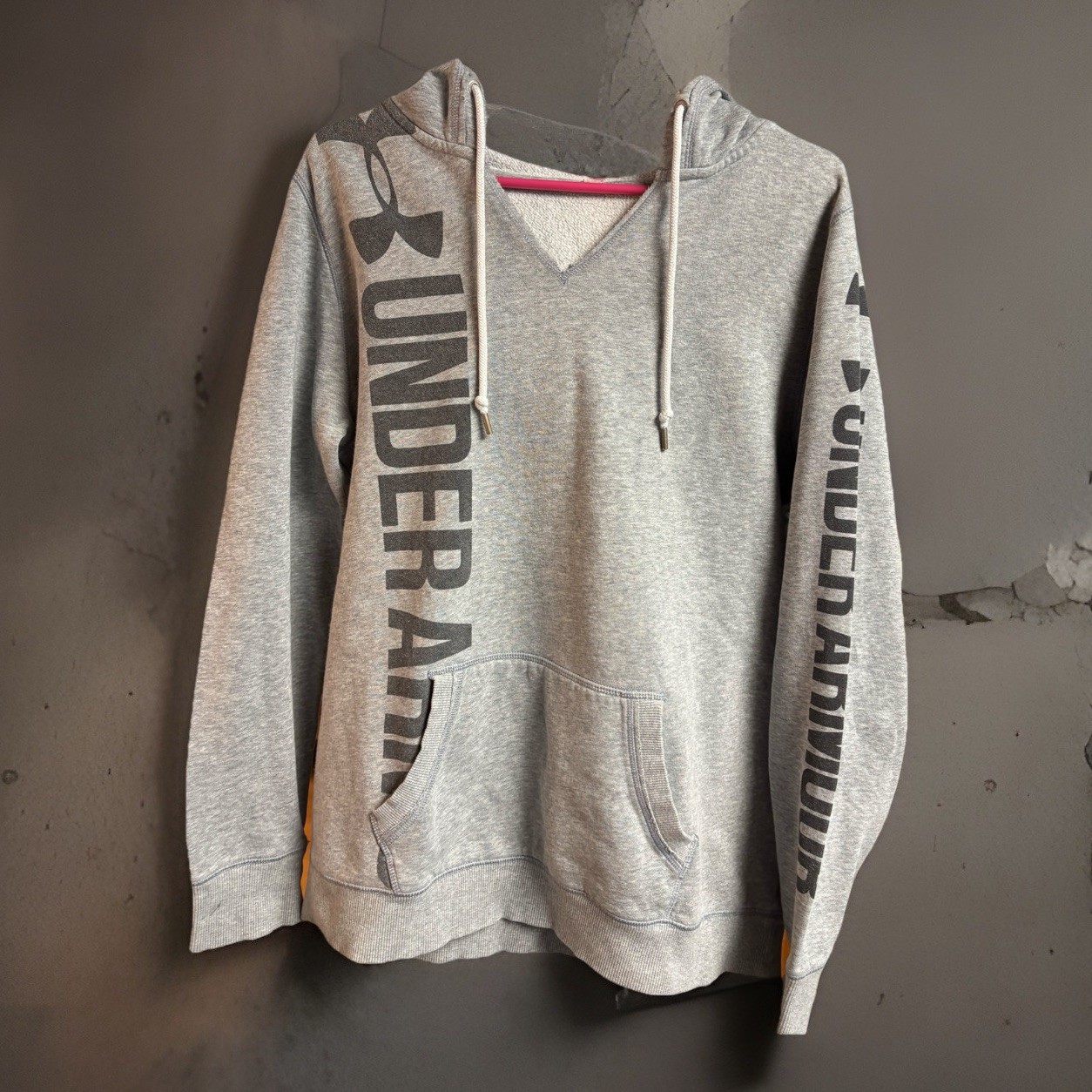 Under Armour Men’s Gray Fleece Pullover Hoodie with Logo, Pockets, Drawstring