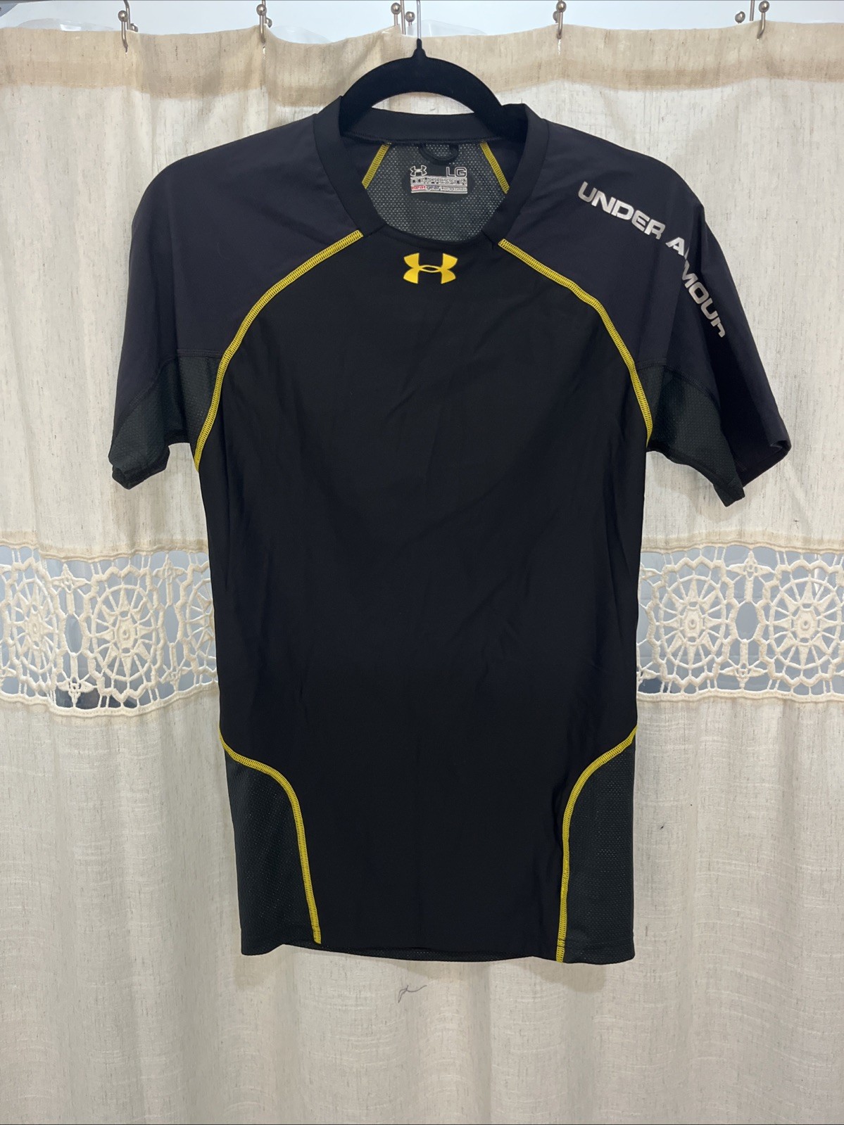 Under Armour Heat Gear Compression Shirt L Men Black Short Sleeve Gym Workout