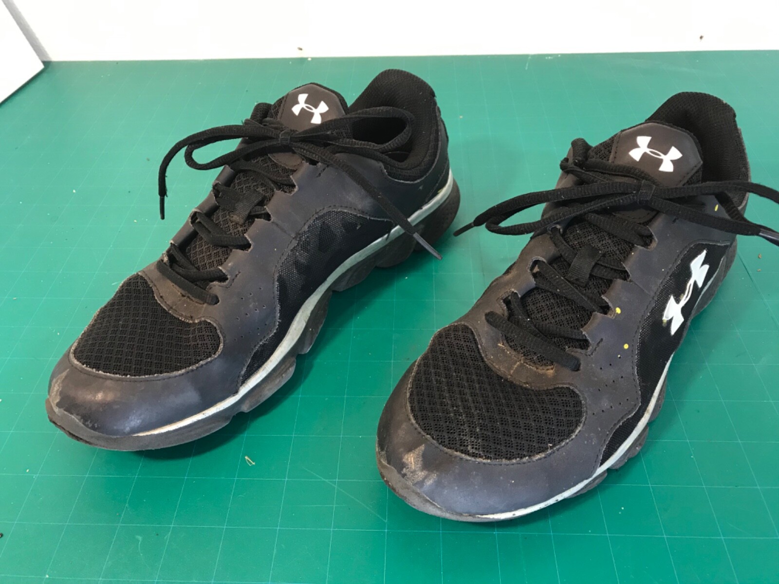RARE Under Armour, Sz 10   1242976-001, Ua Micro G Assert Iv 6