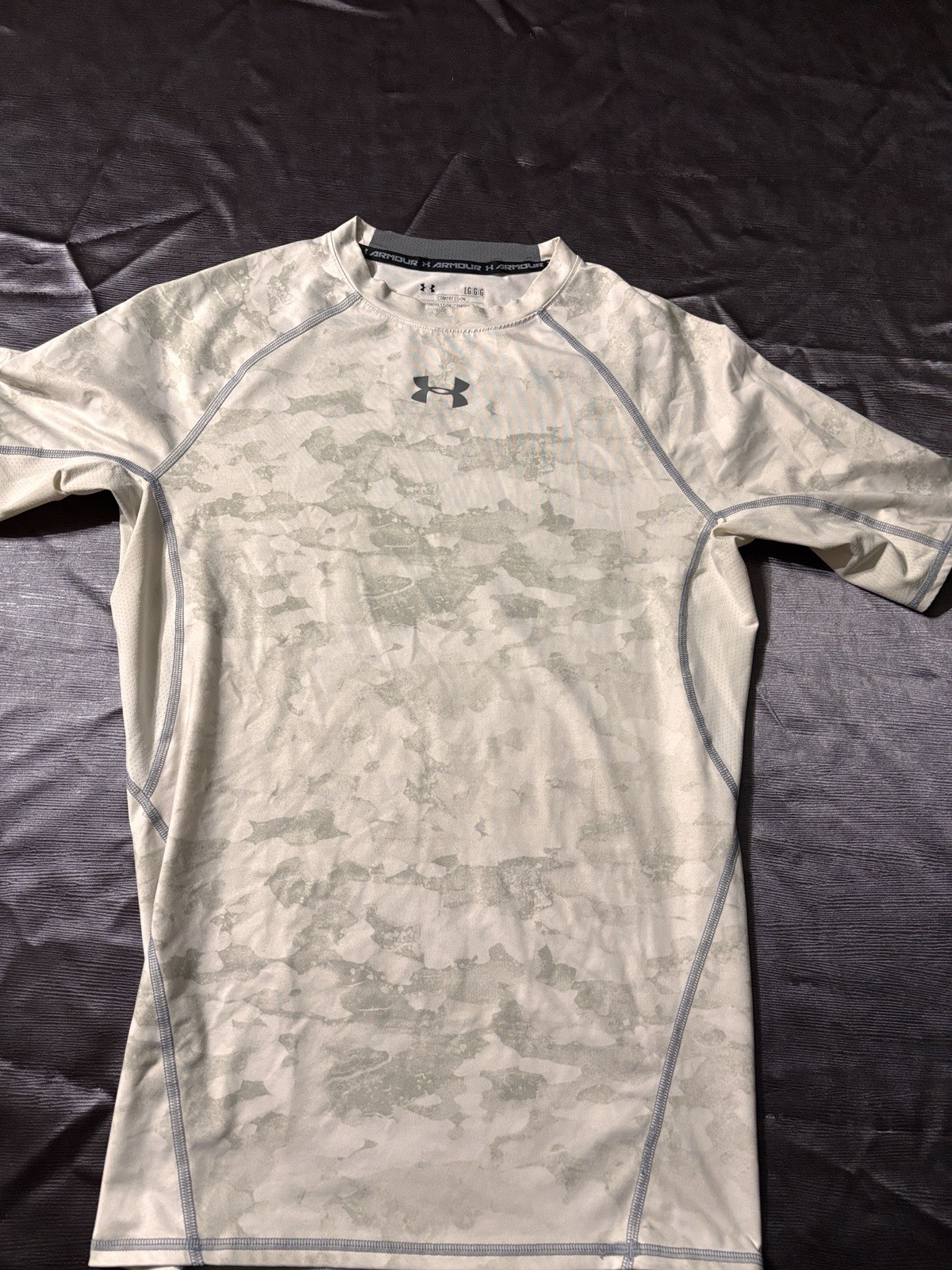 Men’s Under Armour Compression Shirt Size Large