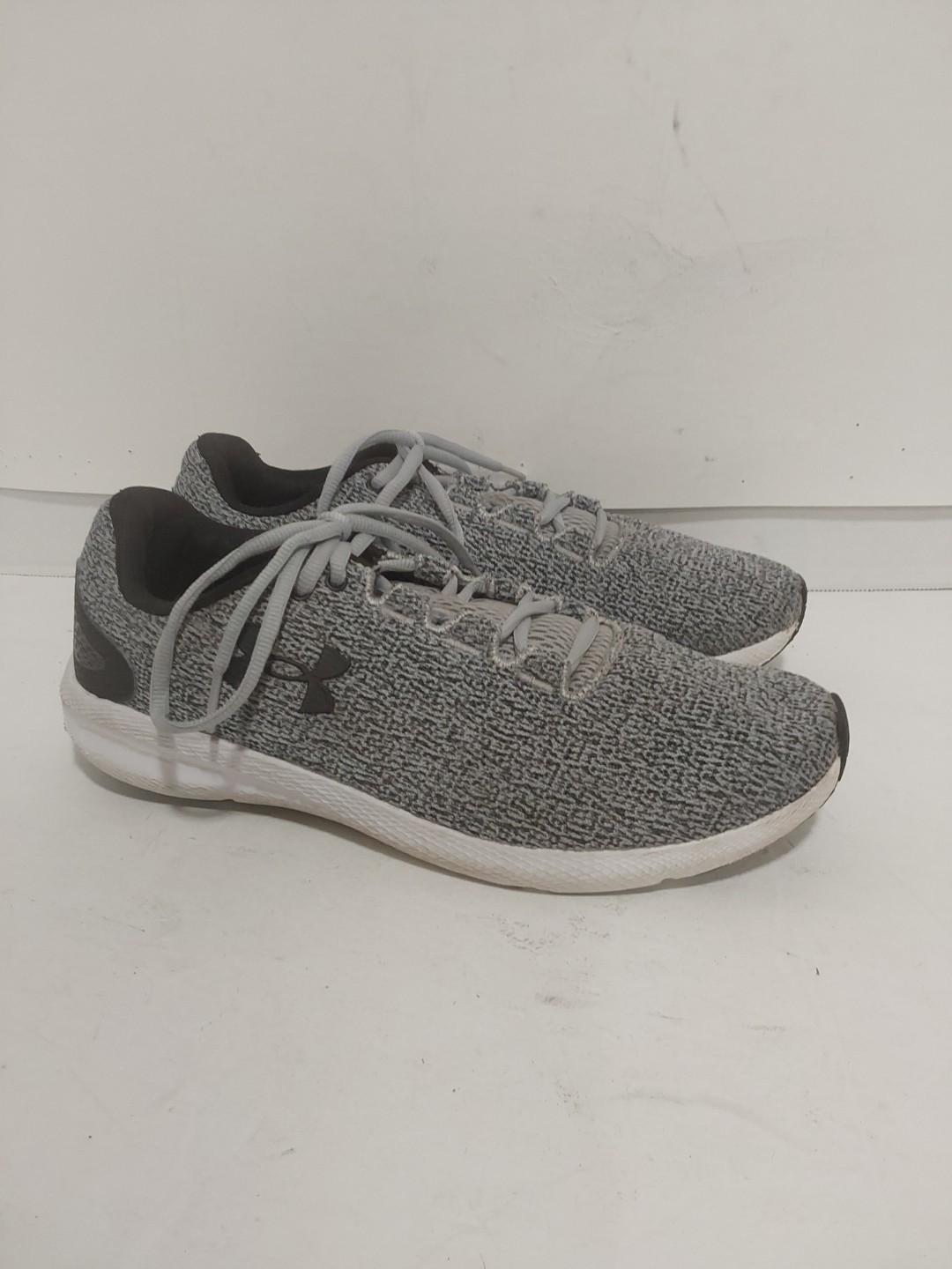 UNDER ARMOUR CHARGED PURSUIT GRAY ATHLETIC RUNNING MENS 8 SHOES