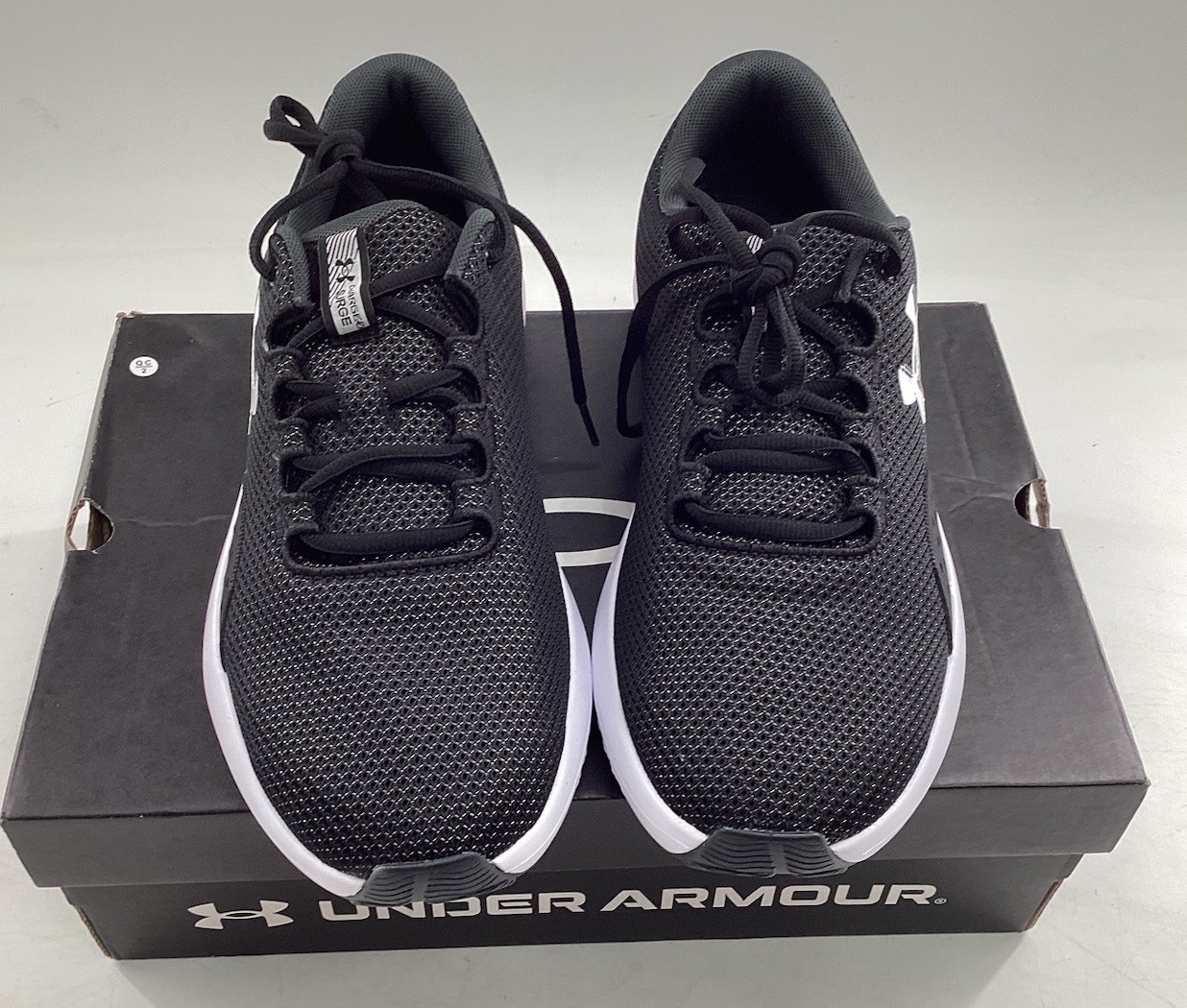 Under Armour  Black Size. 10 Charged Surge