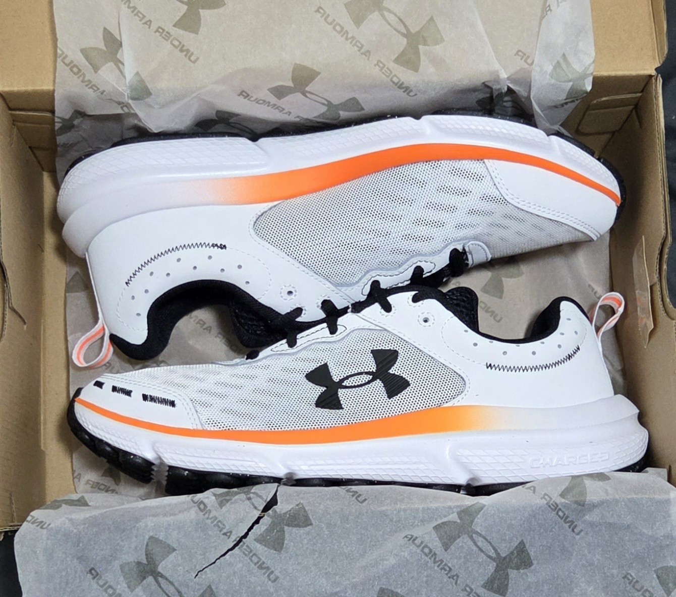 Under Armour Men’s UA Charged Assert 10 Running Shoes White/black/Orange 302617