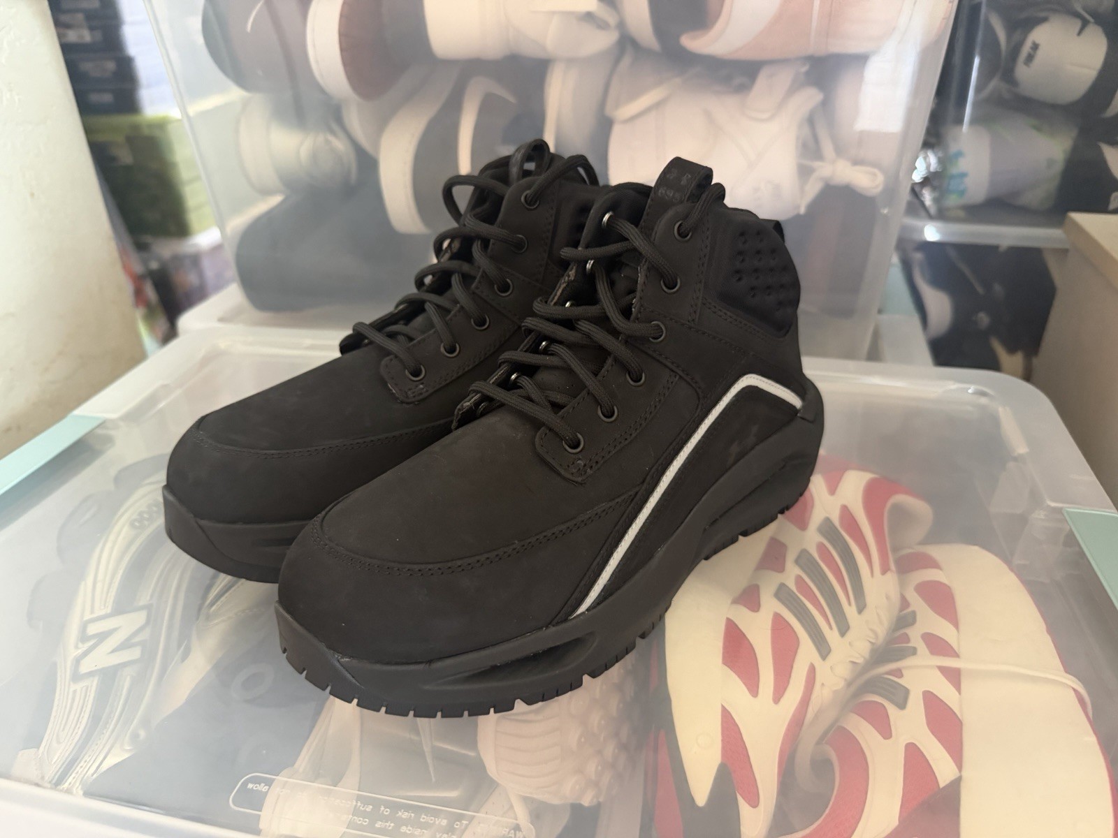 Under Armour Men’s 695 Reflective Black Boots Sz.8.5 3028376-001 New w/o Box